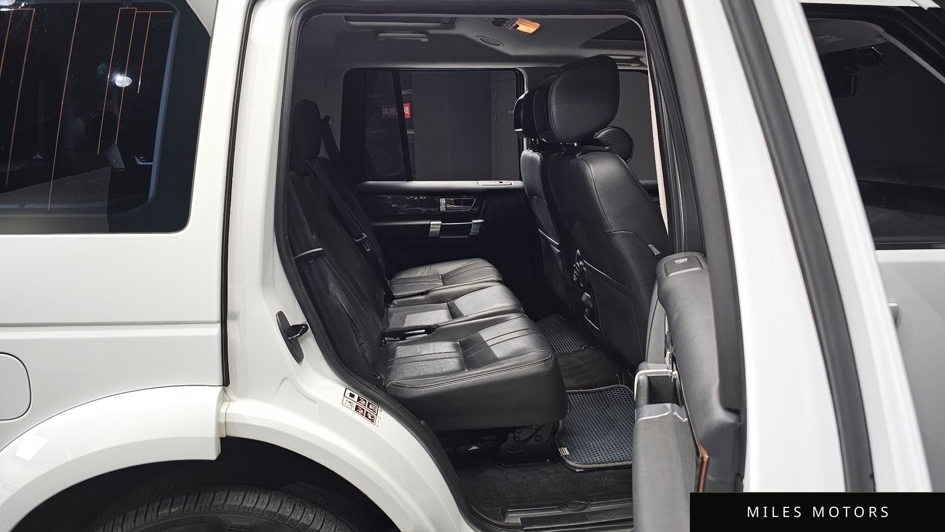 Land Rover Discovery 2016 — миниатюра 11