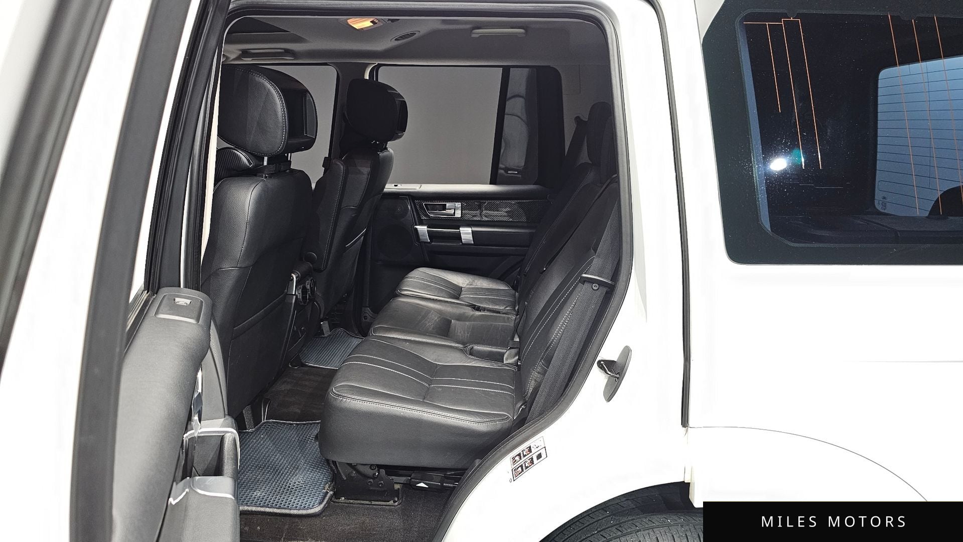 Land Rover Discovery 2016 — миниатюра 12