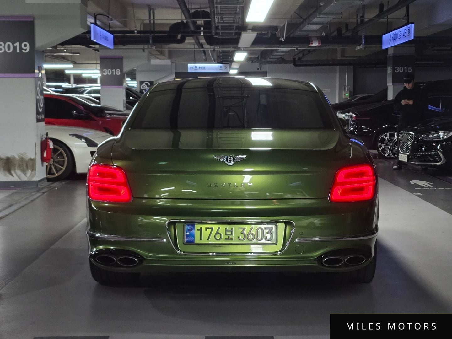 Bentley Flying Spur 2022 — миниатюра 4