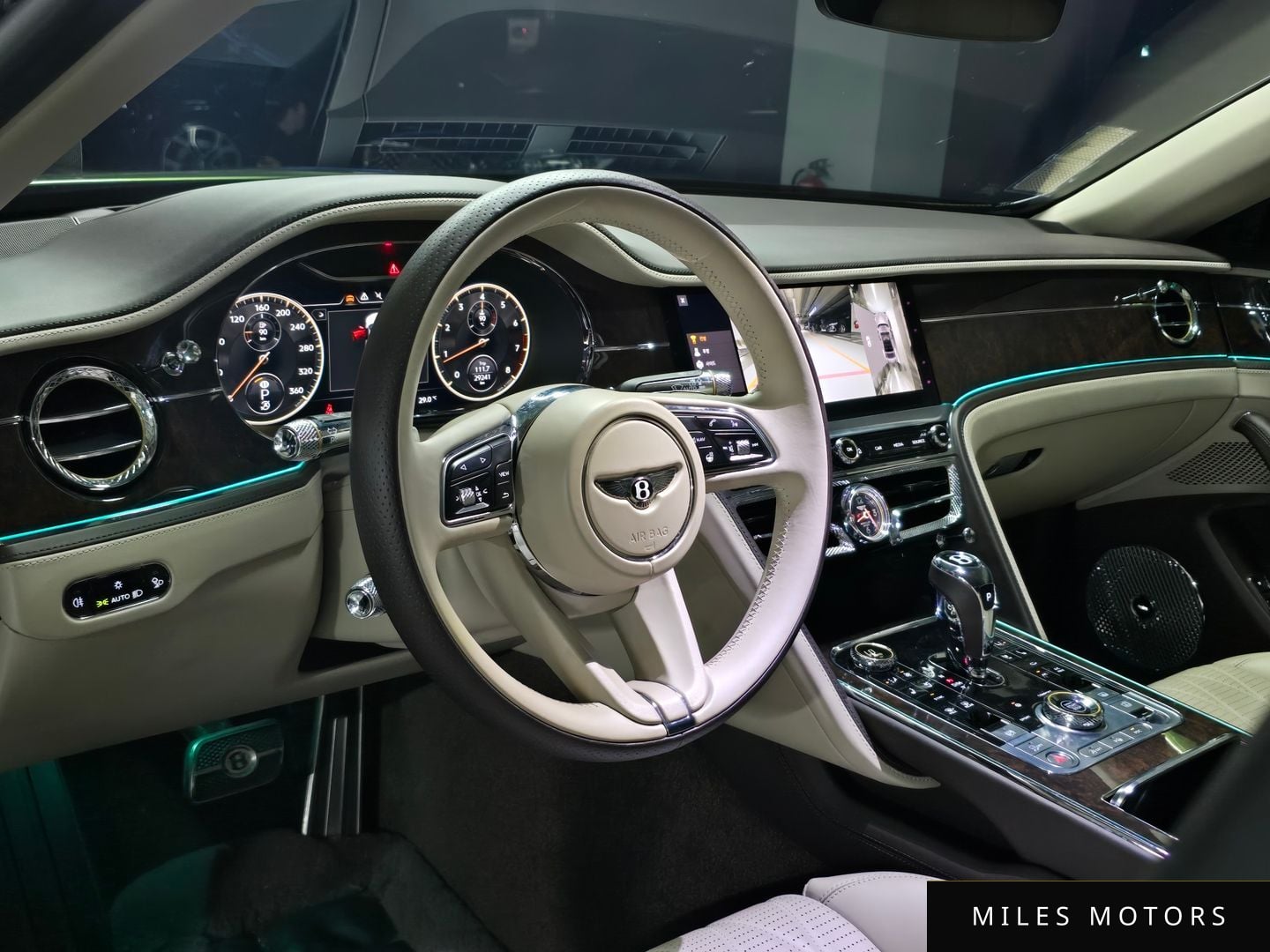 Bentley Flying Spur 2022 — миниатюра 6