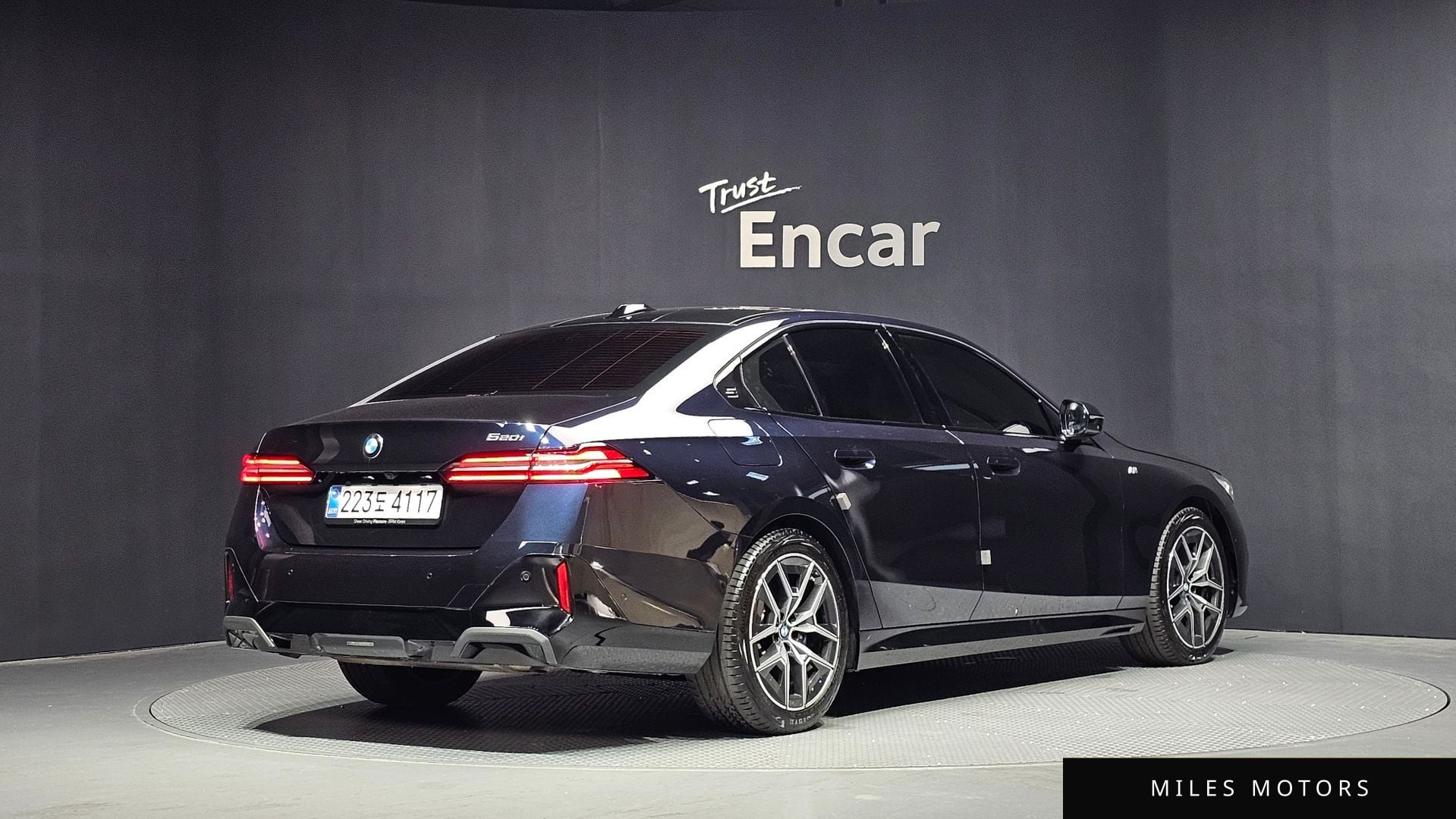 BMW 5 Series (G60) 2025 — миниатюра 2