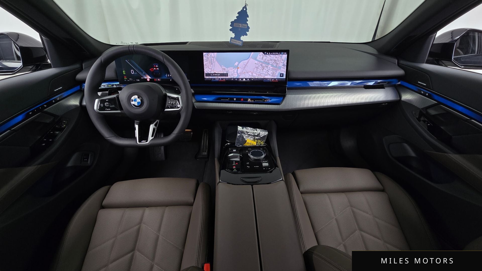 BMW 5 Series (G60) 2025 — миниатюра 10