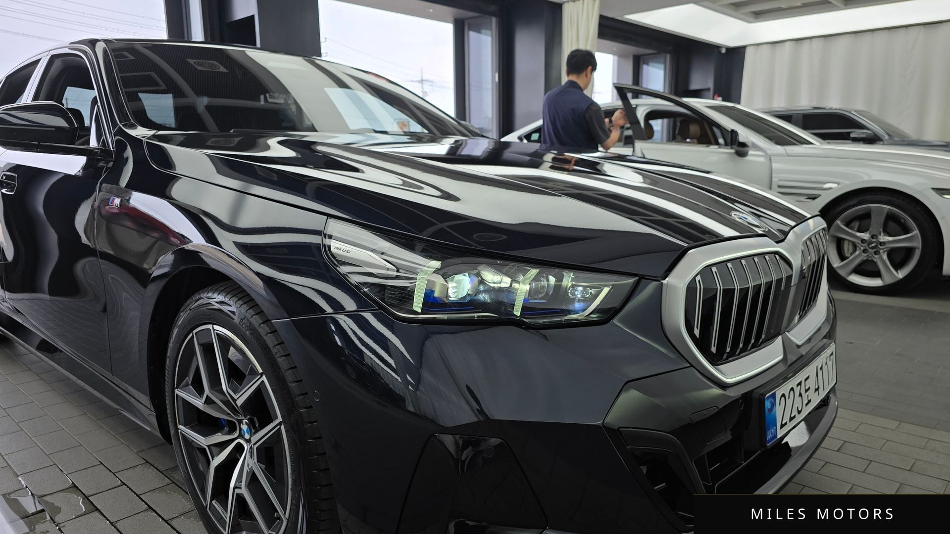BMW 5 Series (G60) 2025 — миниатюра 8