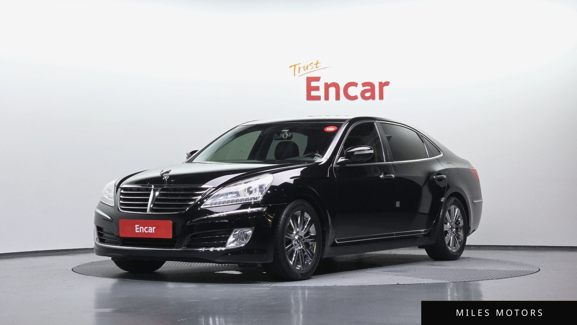 Hyundai Equus 2012 — фото 1 из 12