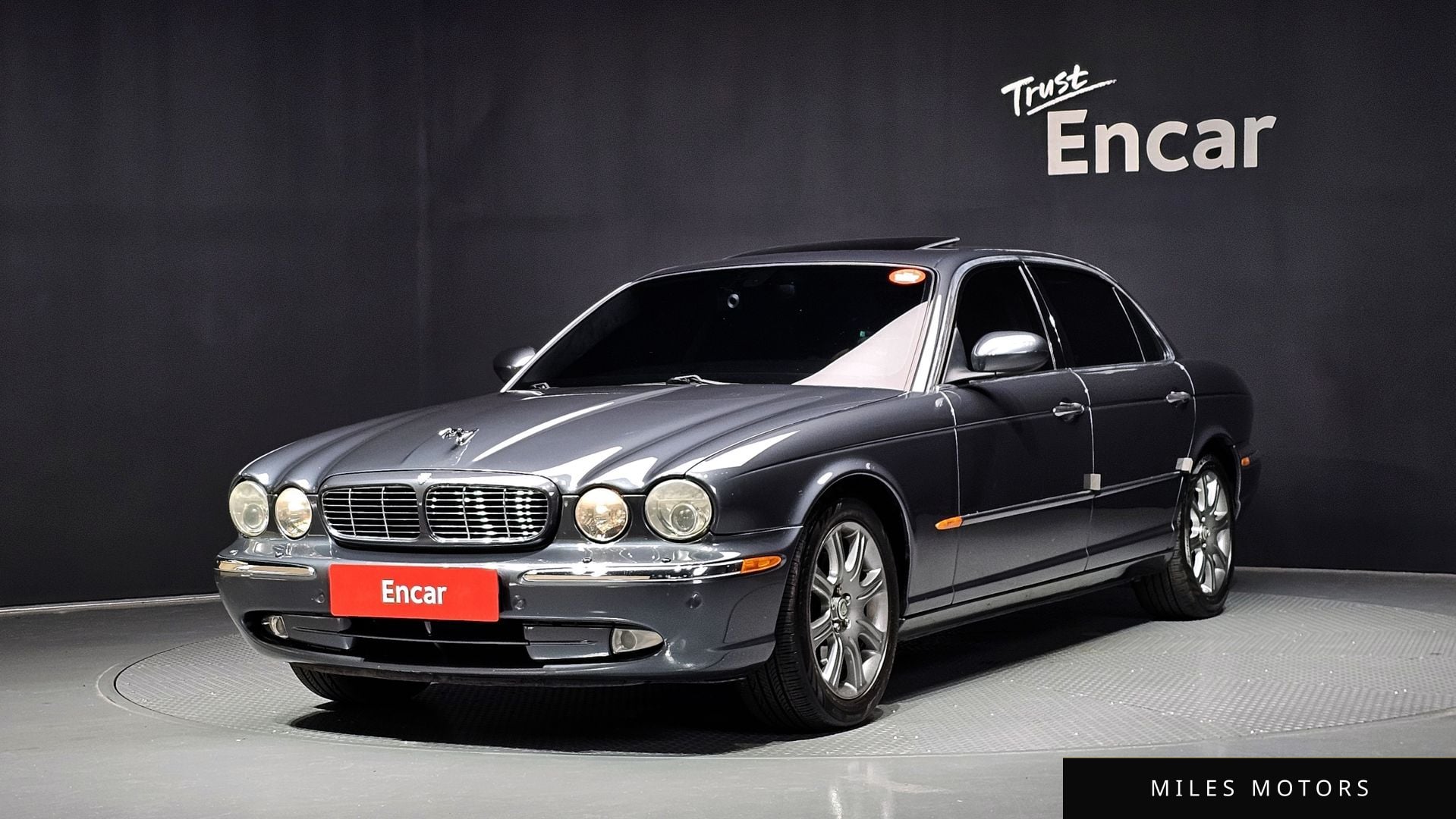 Jaguar XJ-8 2005 — фото 1 из 12