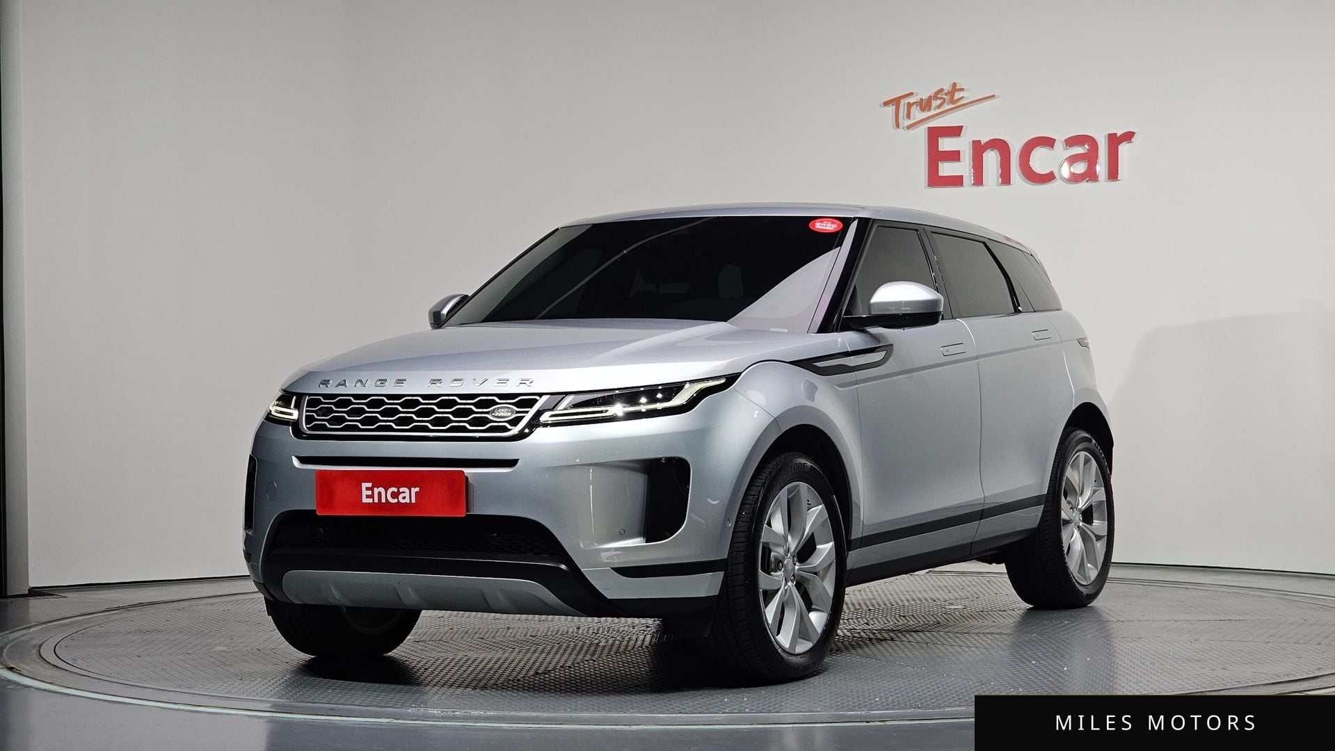 Land Rover Range Rover Evoque 2020 — фото 1 из 12