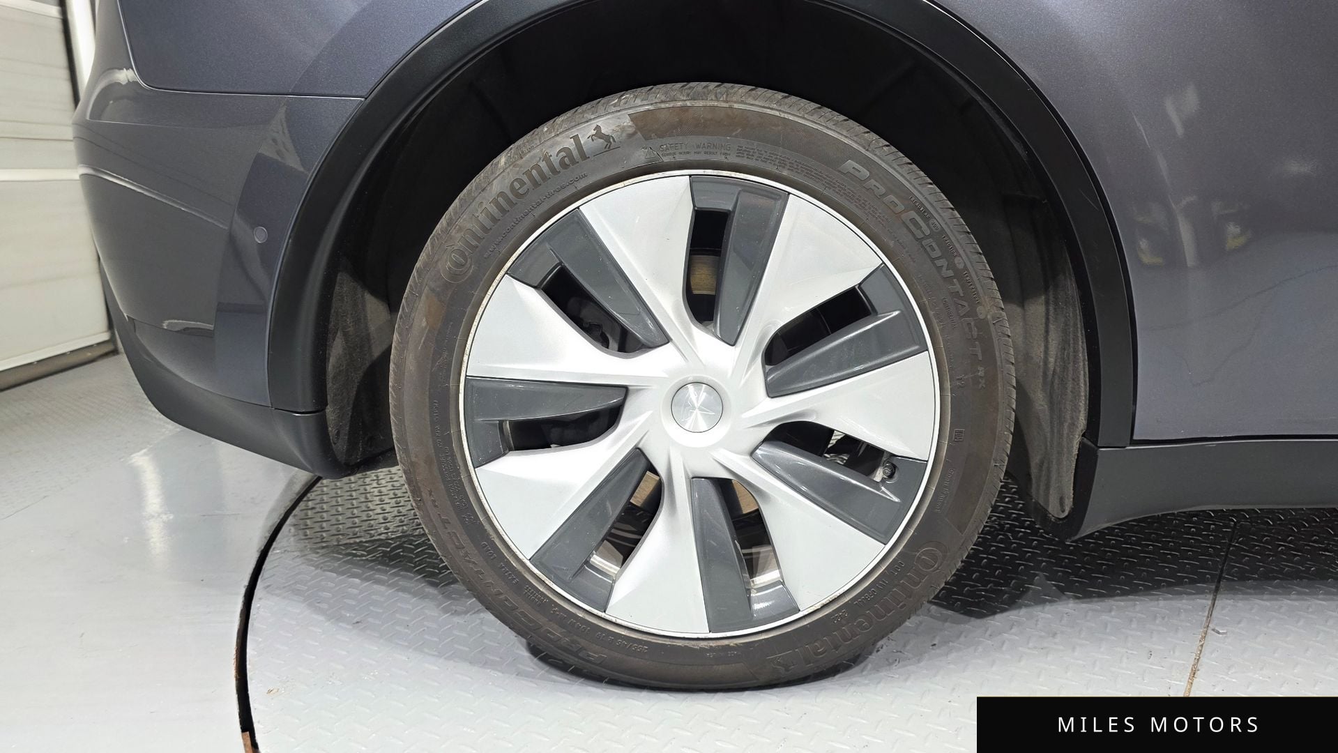 Tesla Model Y 2022 — миниатюра 5