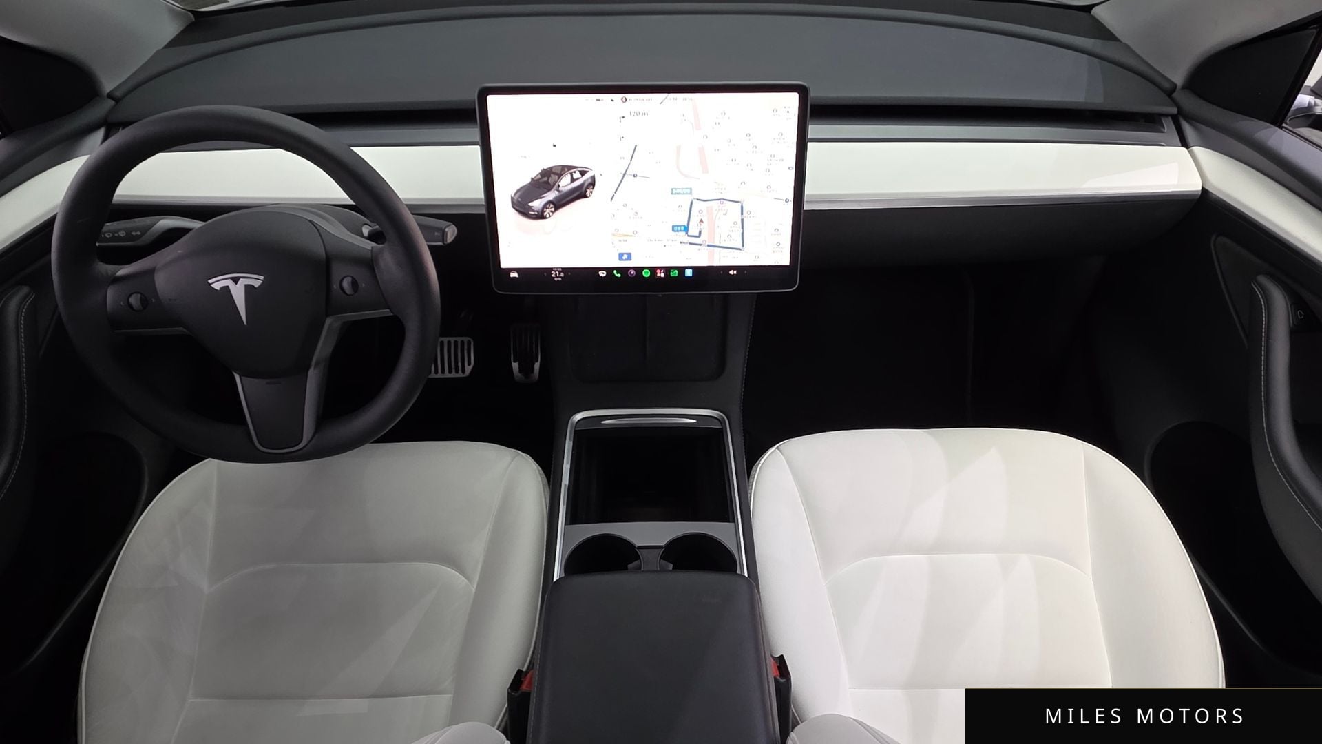 Tesla Model Y 2022 — миниатюра 10