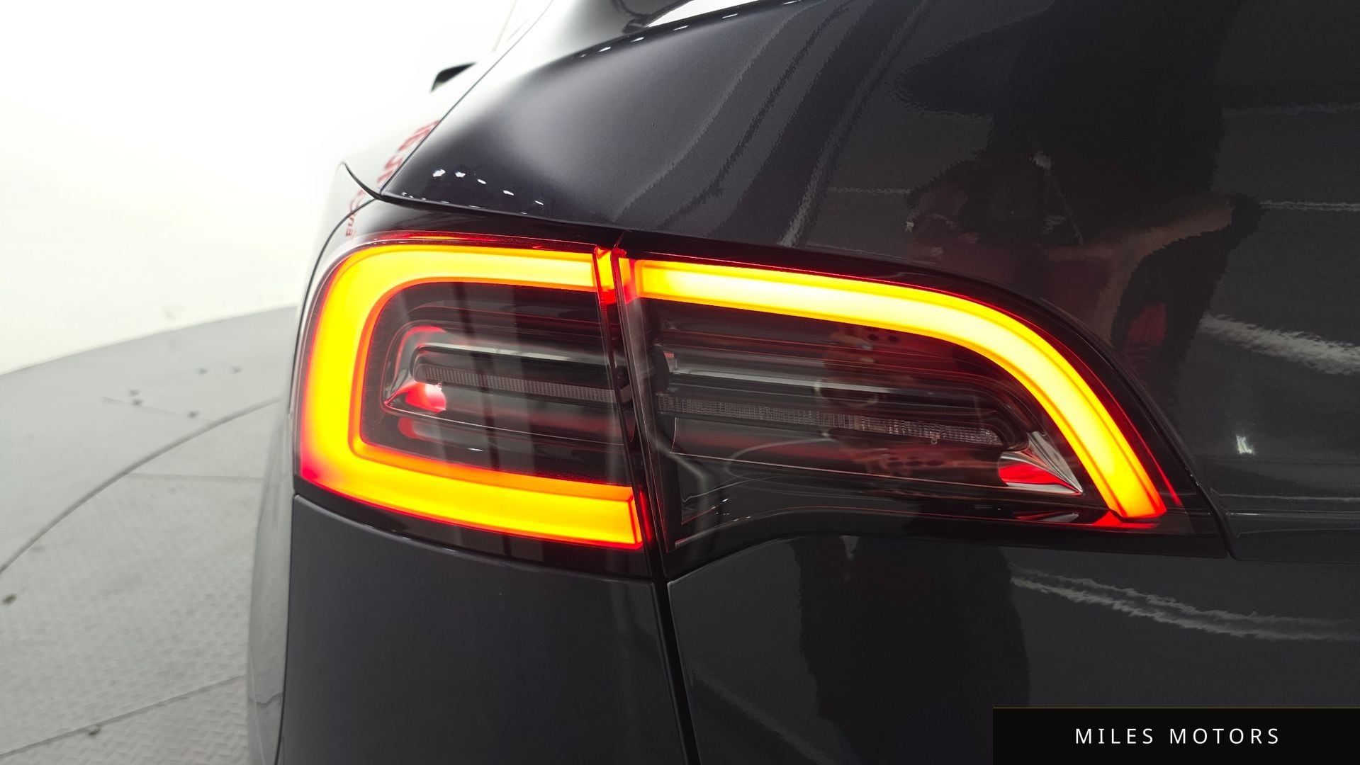 Tesla Model Y 2022 — миниатюра 9