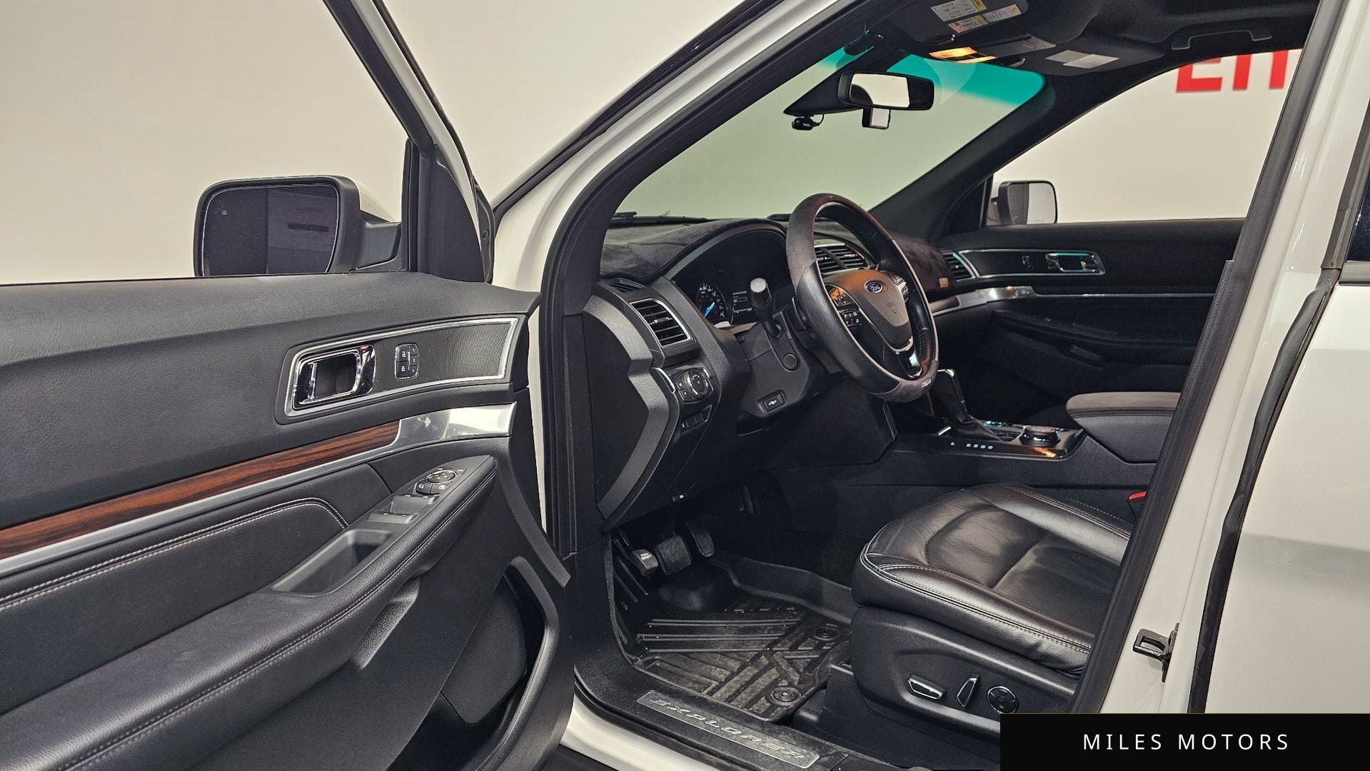 Ford Explorer 2016 — миниатюра 12