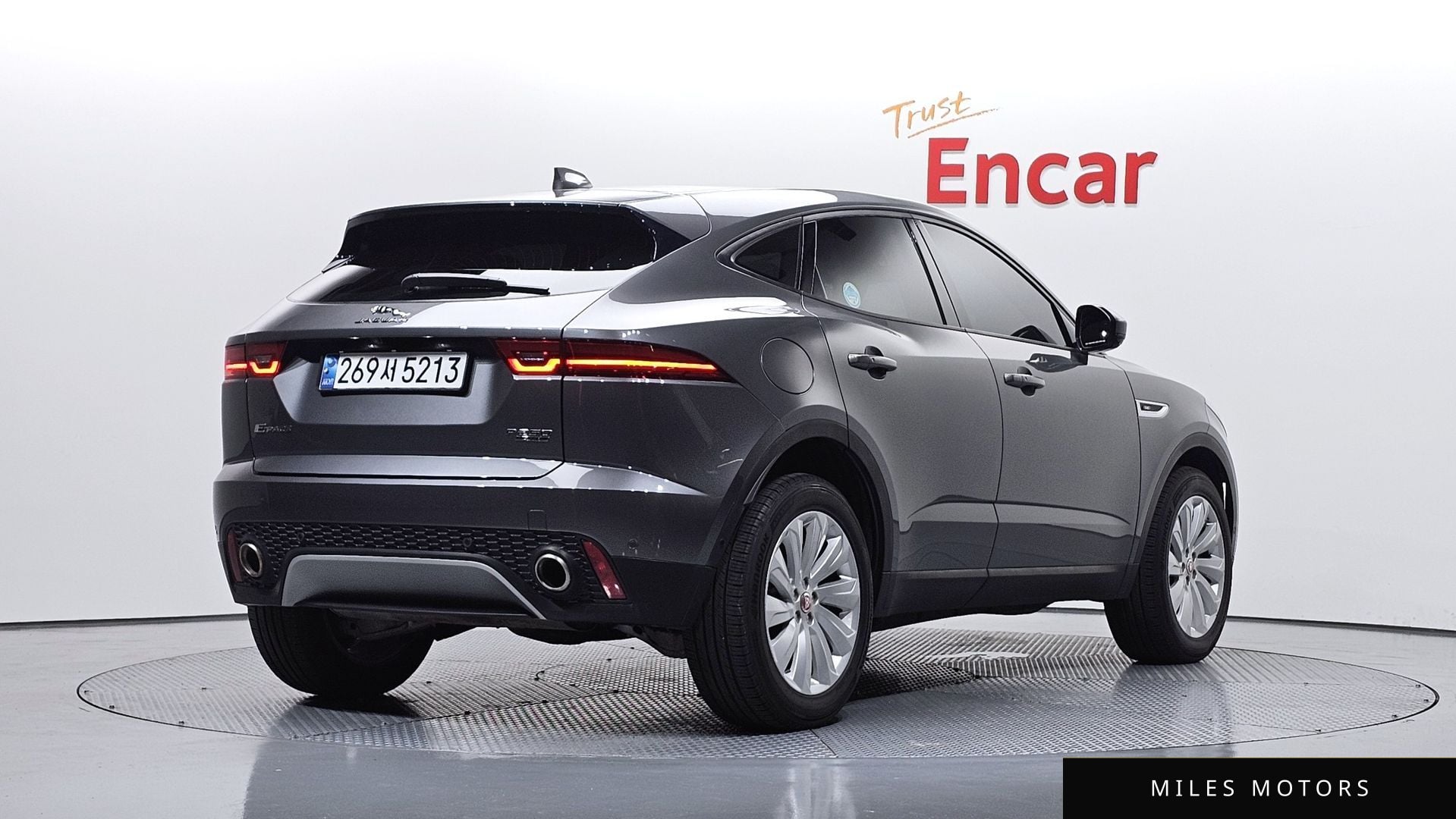 Jaguar E-PACE 2018 — миниатюра 2