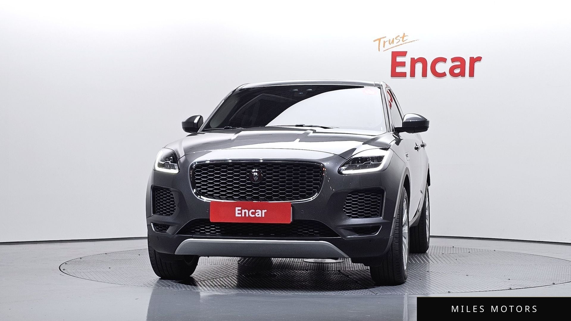 Jaguar E-PACE 2018 — миниатюра 3