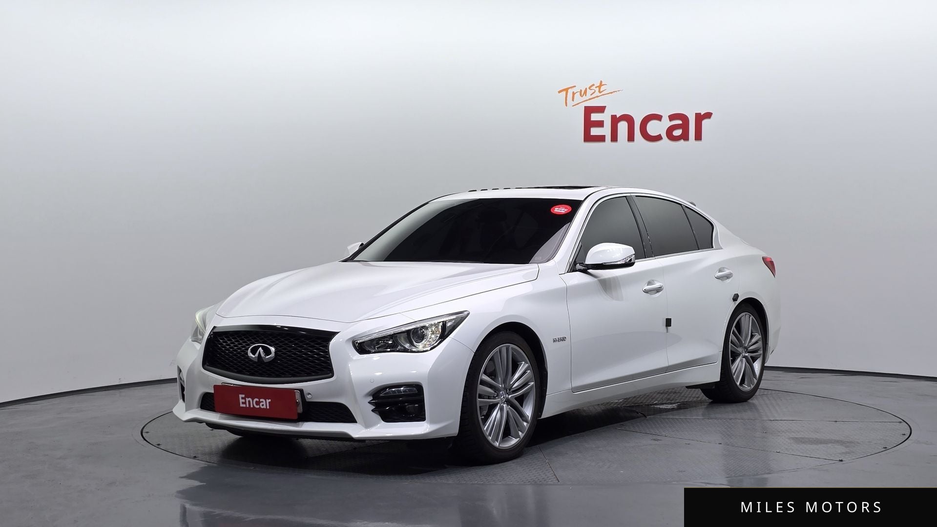 Infiniti Q50 2015 — фото 1 из 12