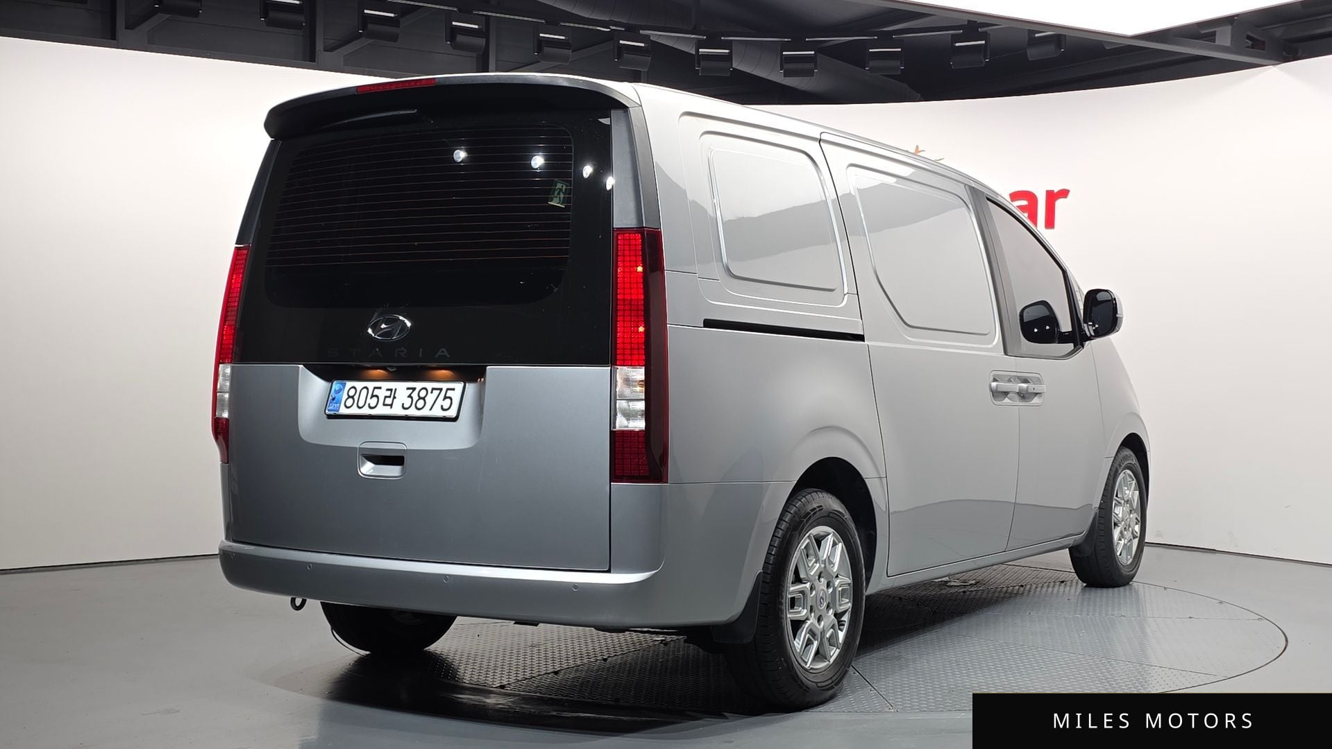 Hyundai Staria 2024 — миниатюра 2