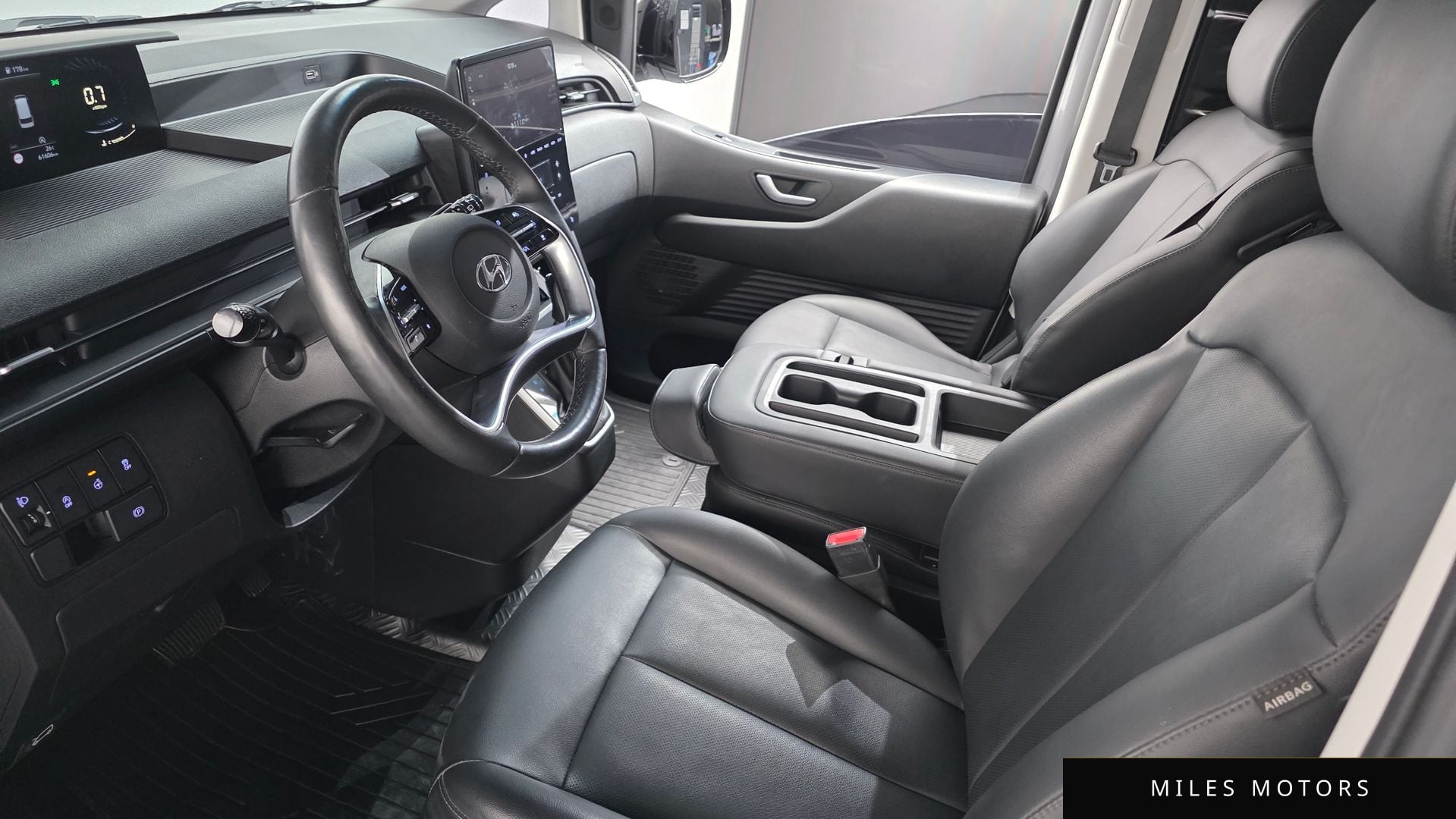 Hyundai Staria 2024 — миниатюра 7