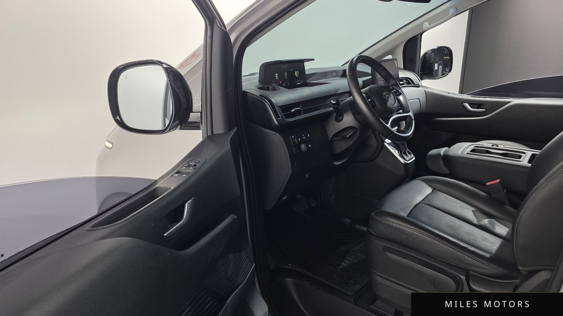 Hyundai Staria 2024 — миниатюра 11