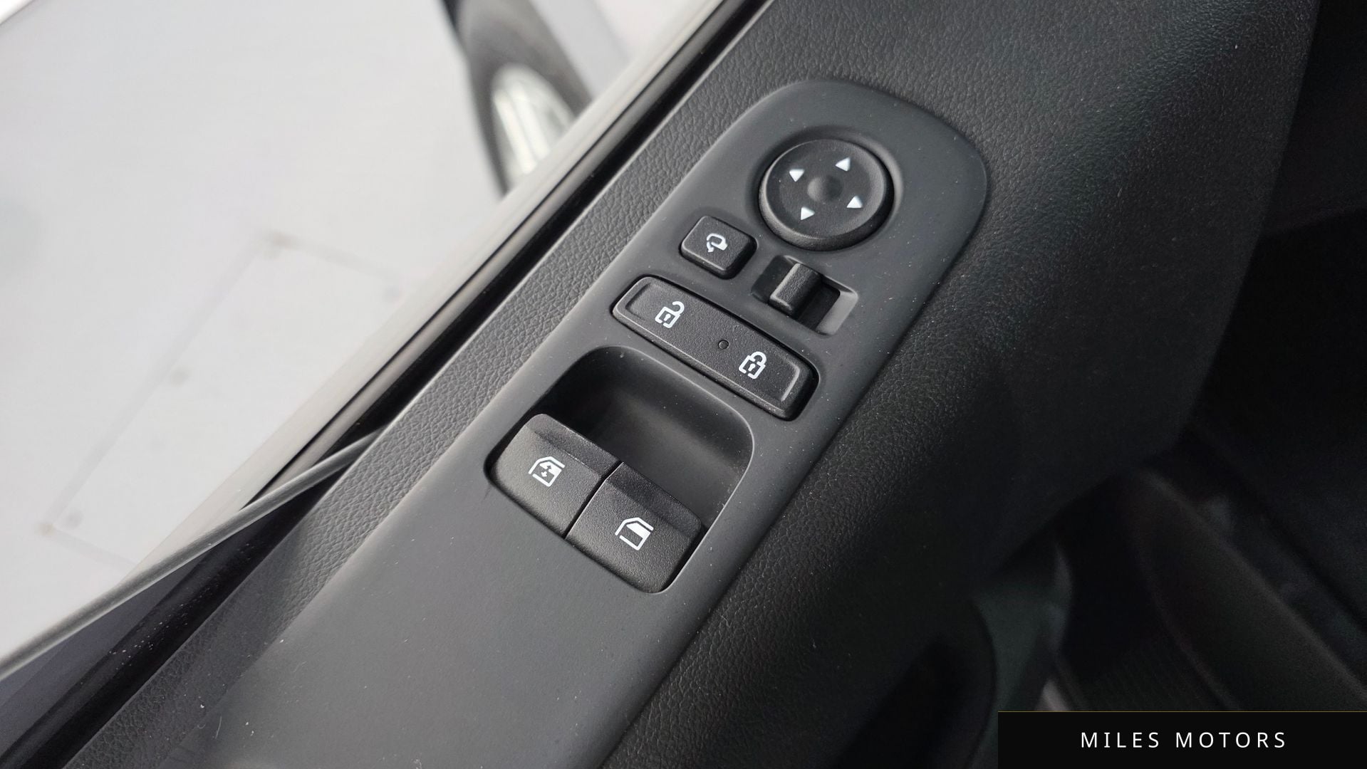 Hyundai Staria 2024 — миниатюра 12