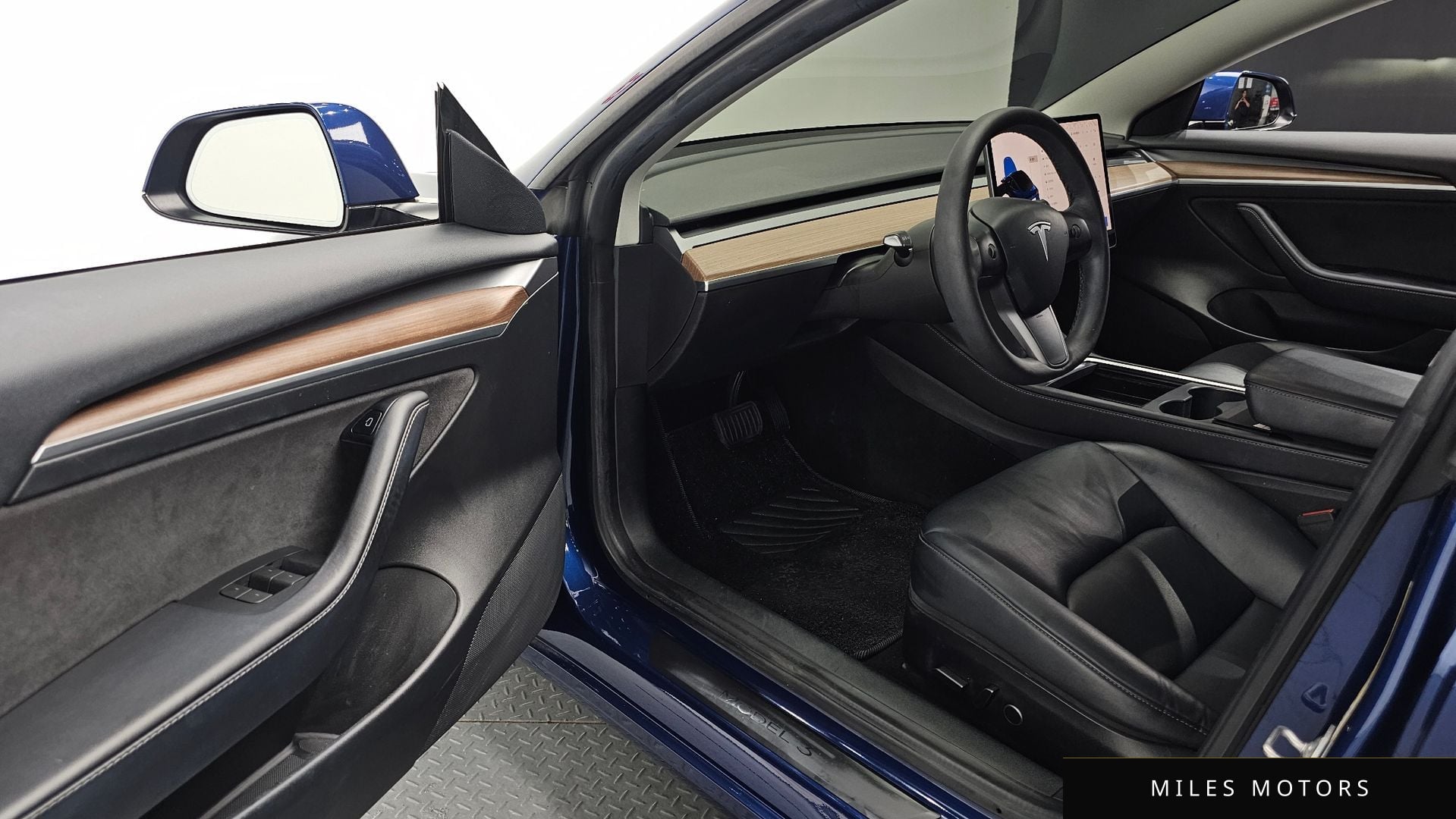 Tesla Model 3 2022 — миниатюра 11