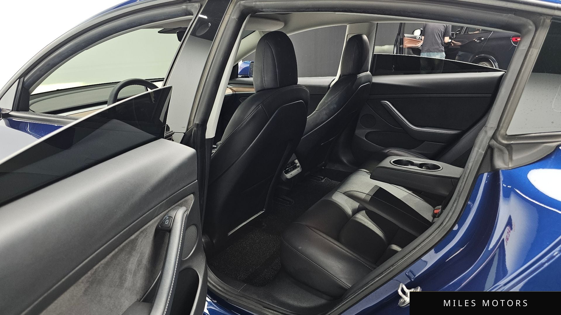 Tesla Model 3 2022 — миниатюра 12