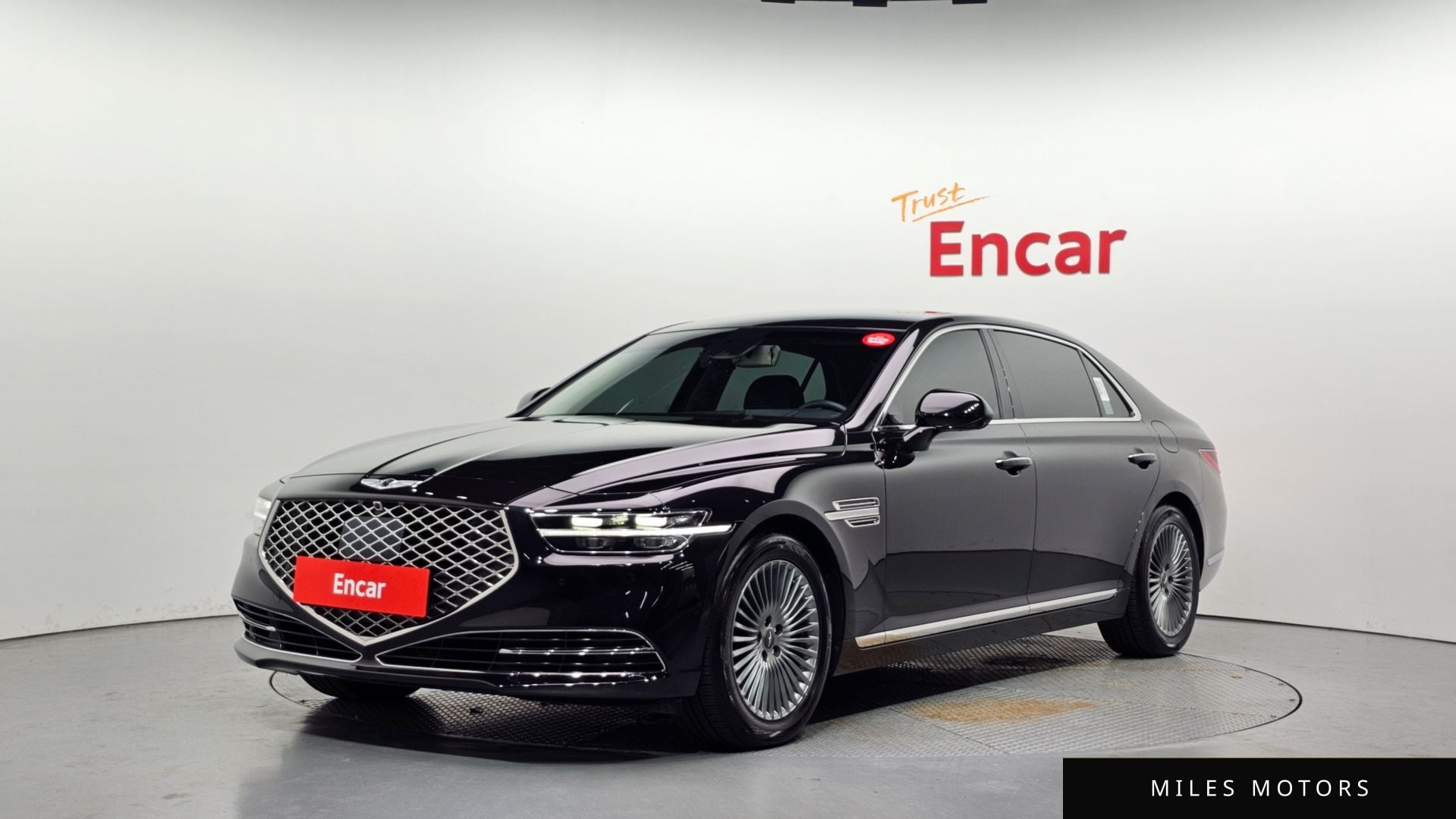 Genesis G90 2019 — фото 1 из 12