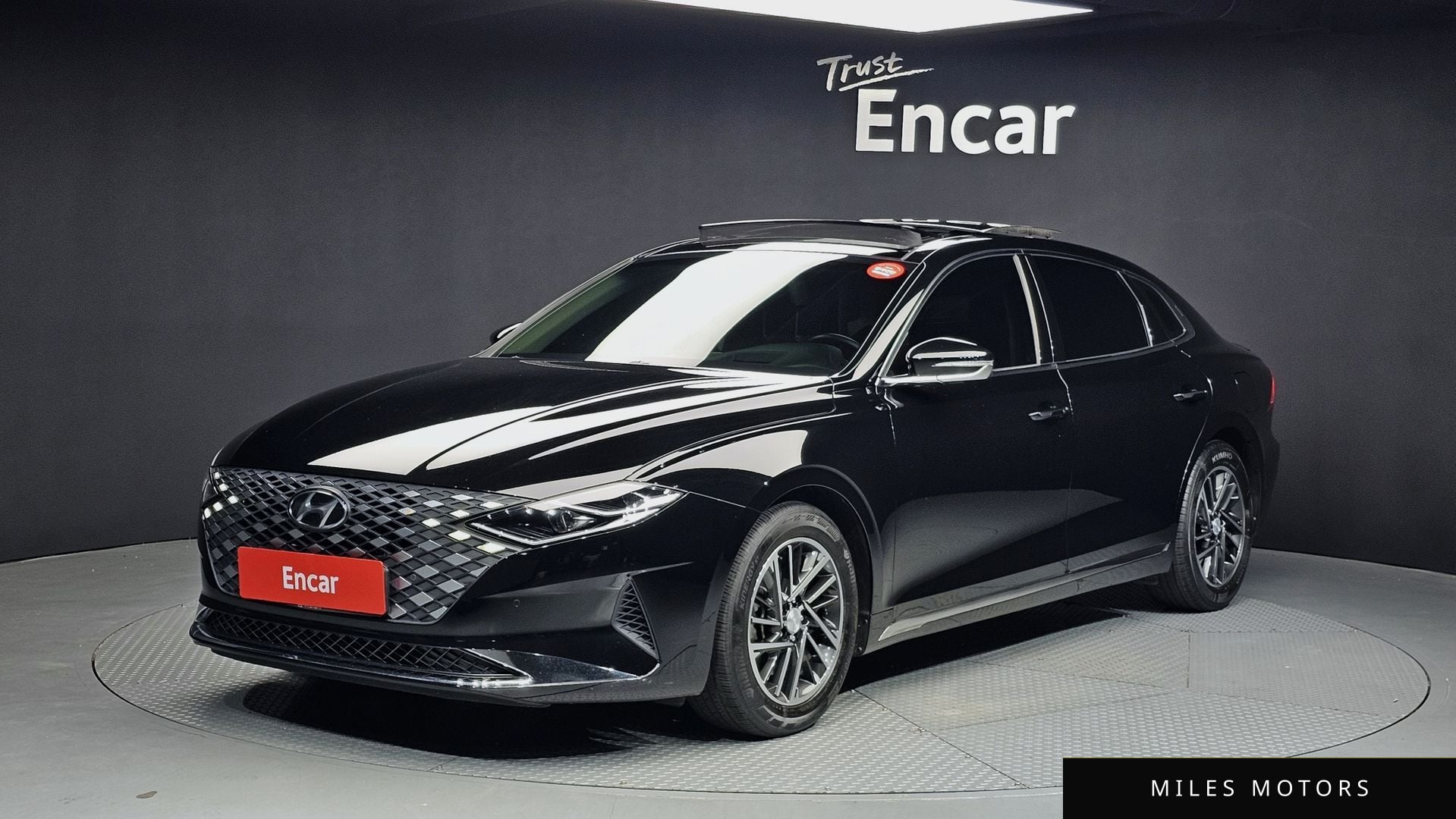 Hyundai Grandeur 2023 — фото 1 из 12