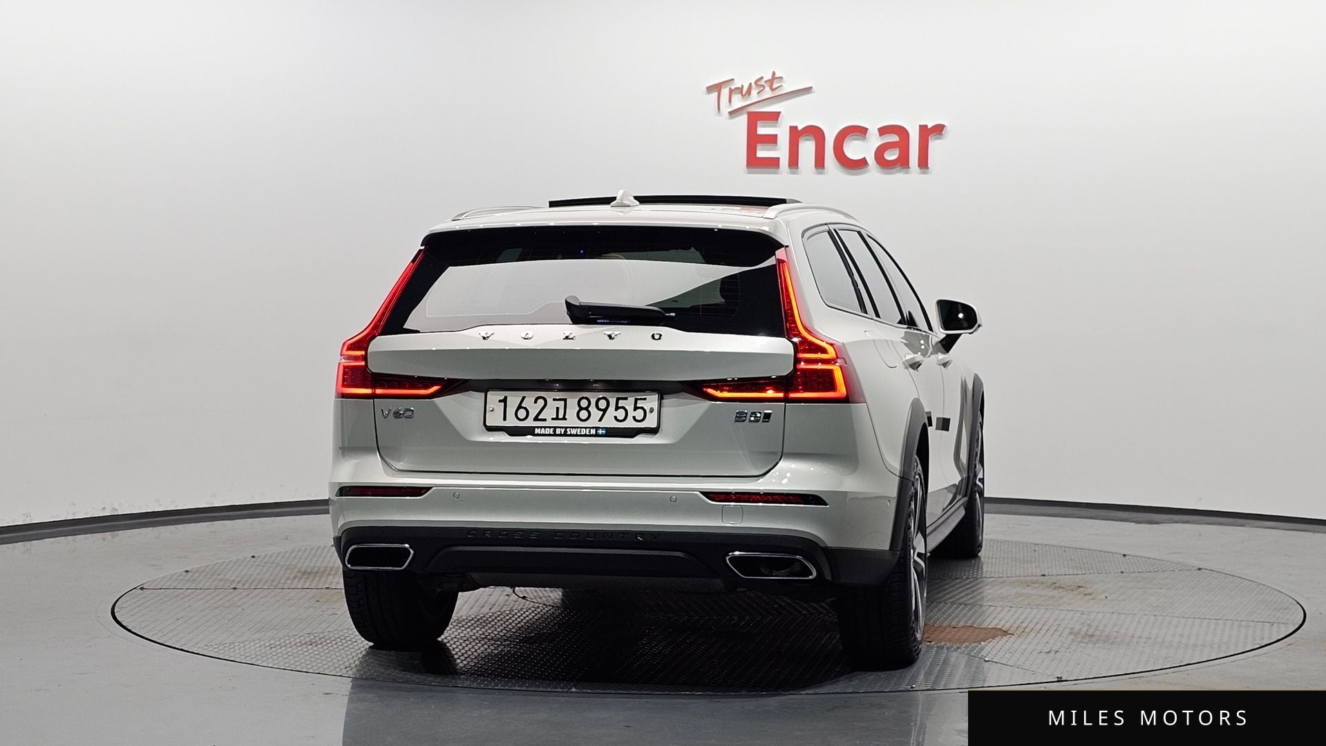 Volvo V60 2021 — миниатюра 3
