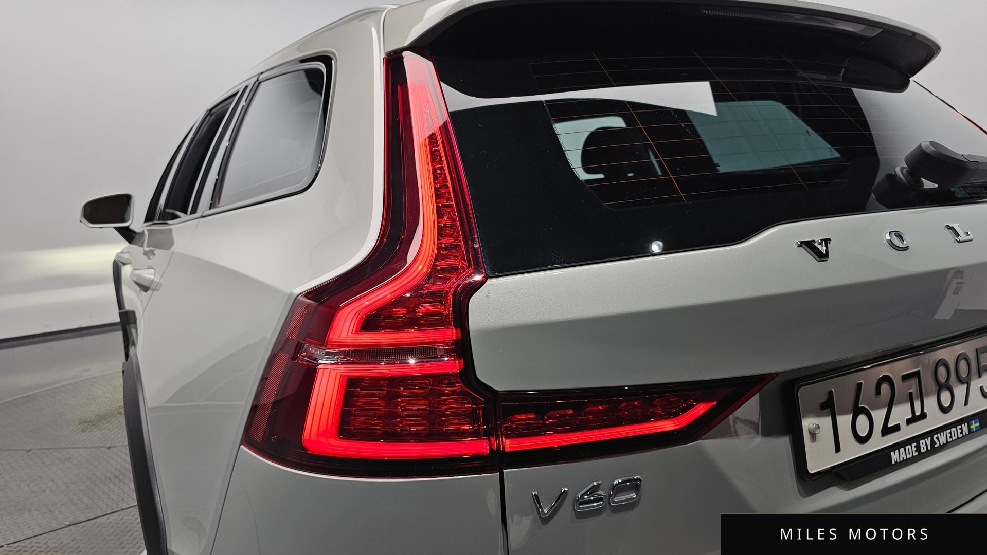 Volvo V60 2021 — миниатюра 8