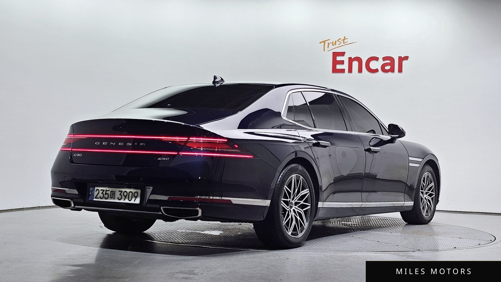 Genesis G90 (RS4) 2023 — миниатюра 2