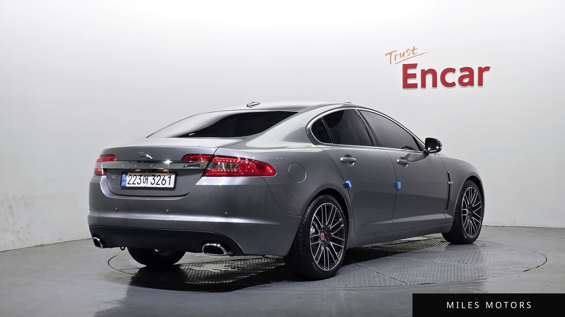 Jaguar XF 2011 — миниатюра 2
