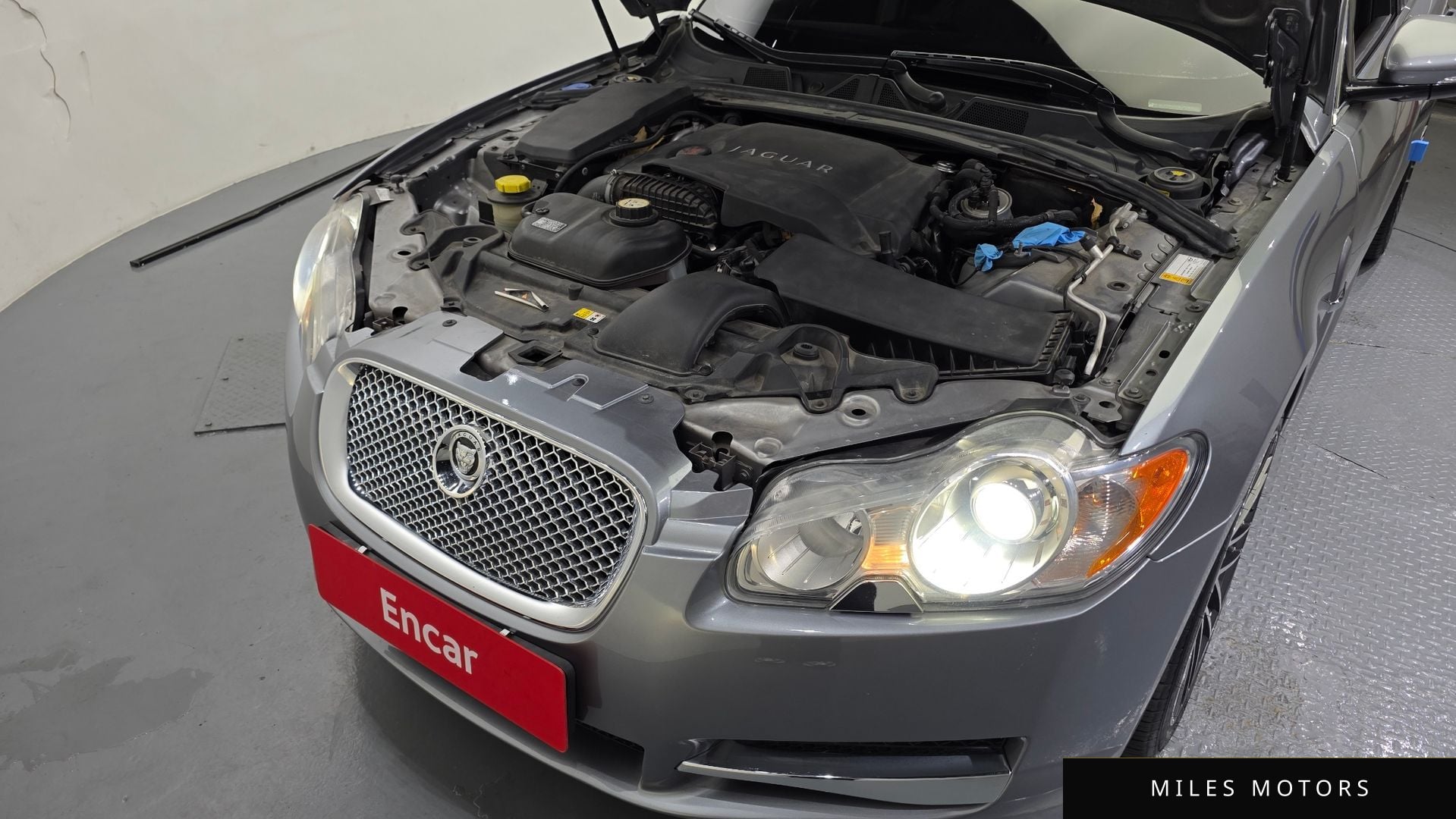 Jaguar XF 2011 — миниатюра 6