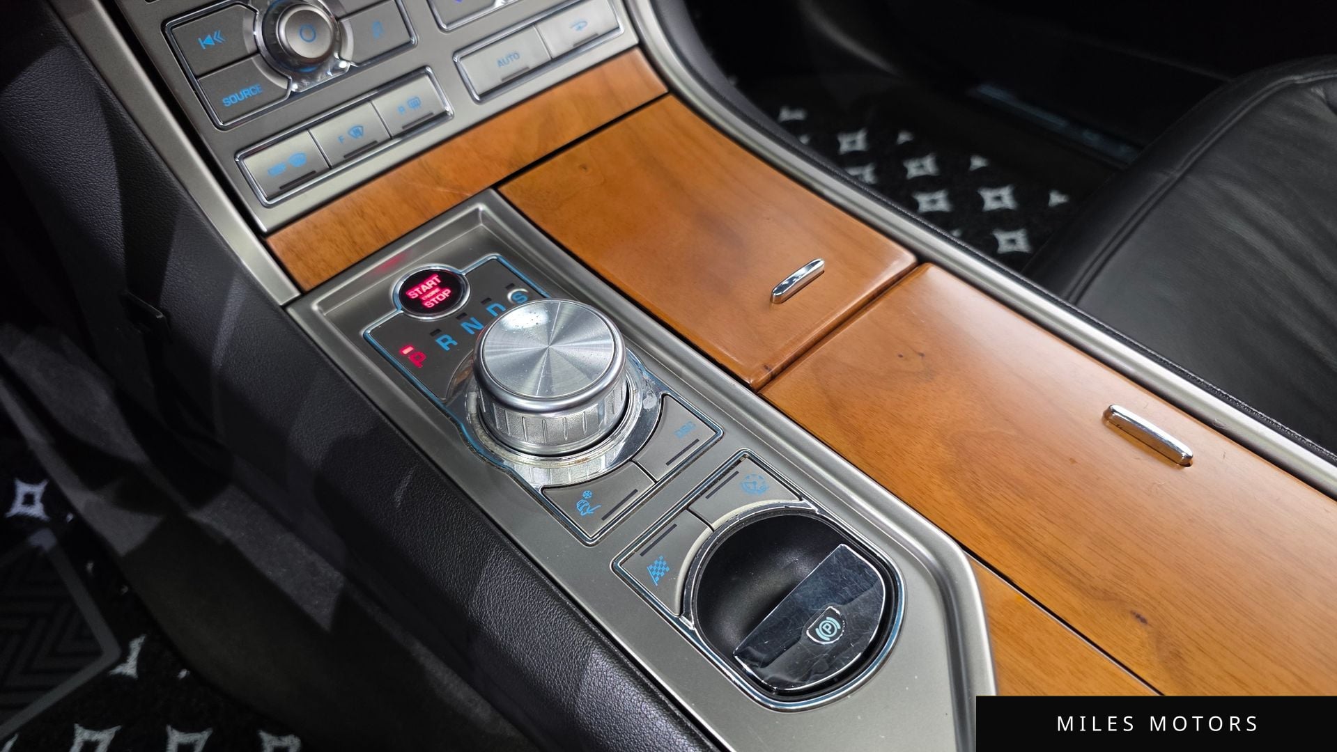 Jaguar XF 2011 — миниатюра 9