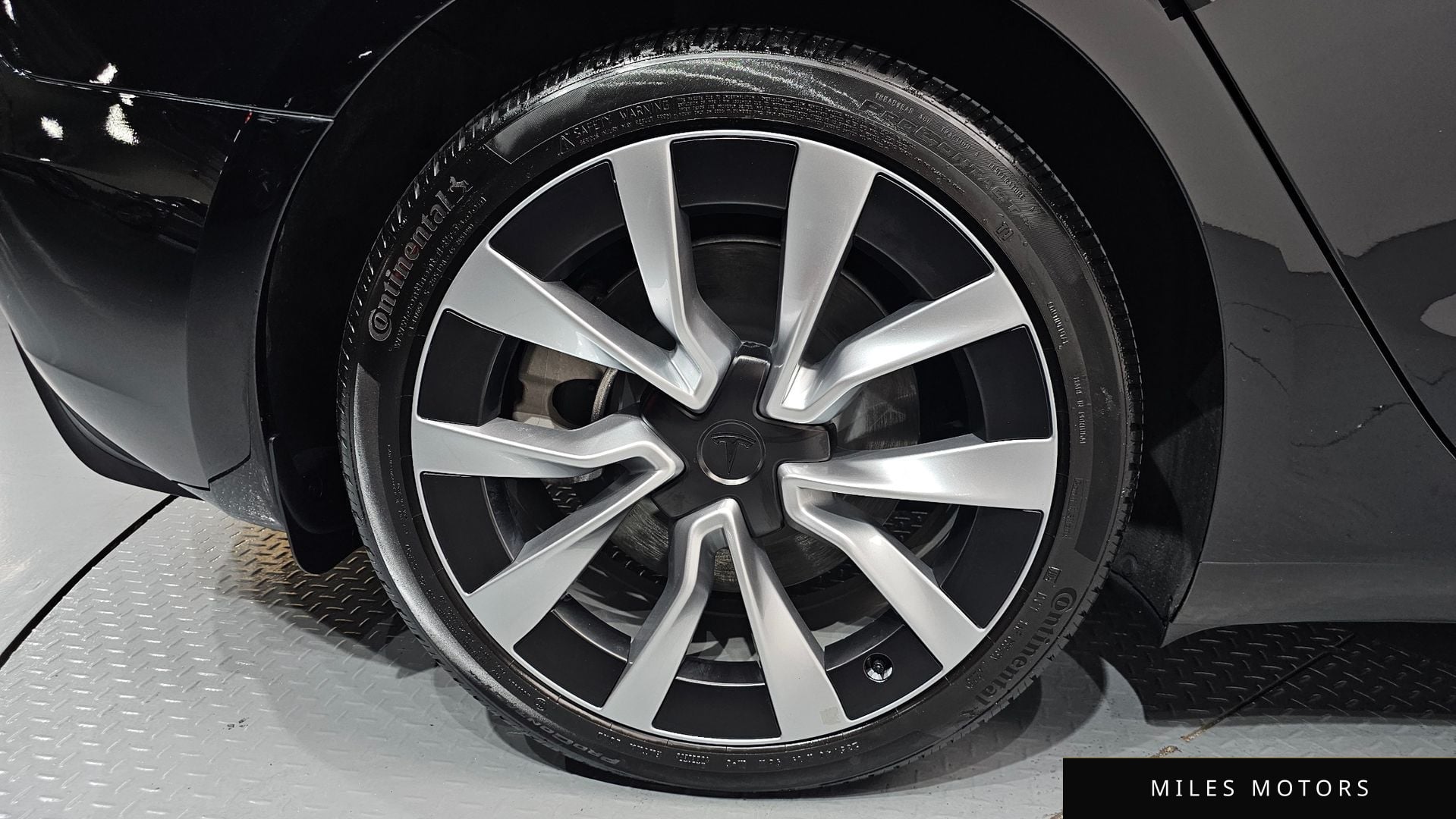 Tesla Model 3 2024 — миниатюра 6