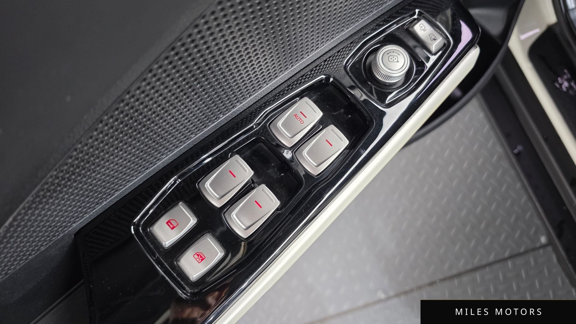 KG Mobility Tivoli 2015 — миниатюра 12