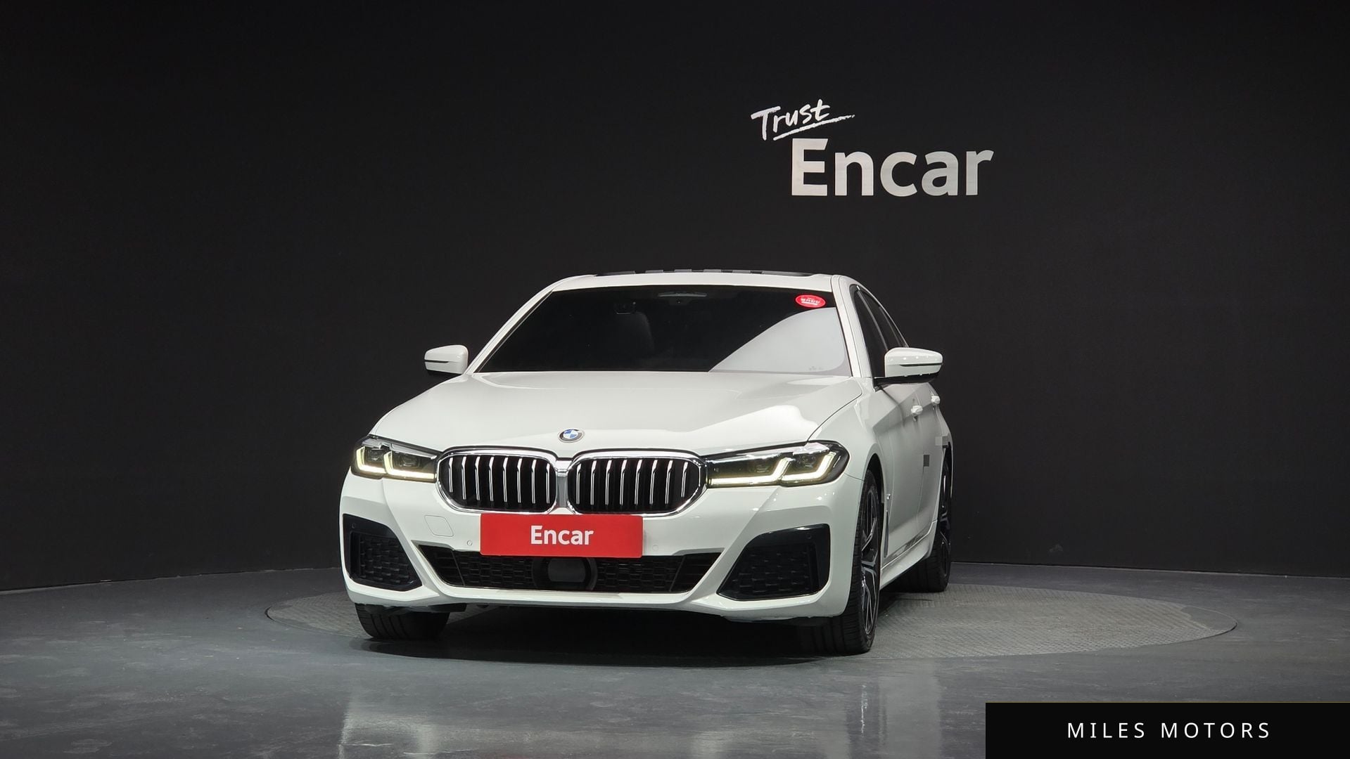 BMW 5 Series (G30) 2022 — миниатюра 3