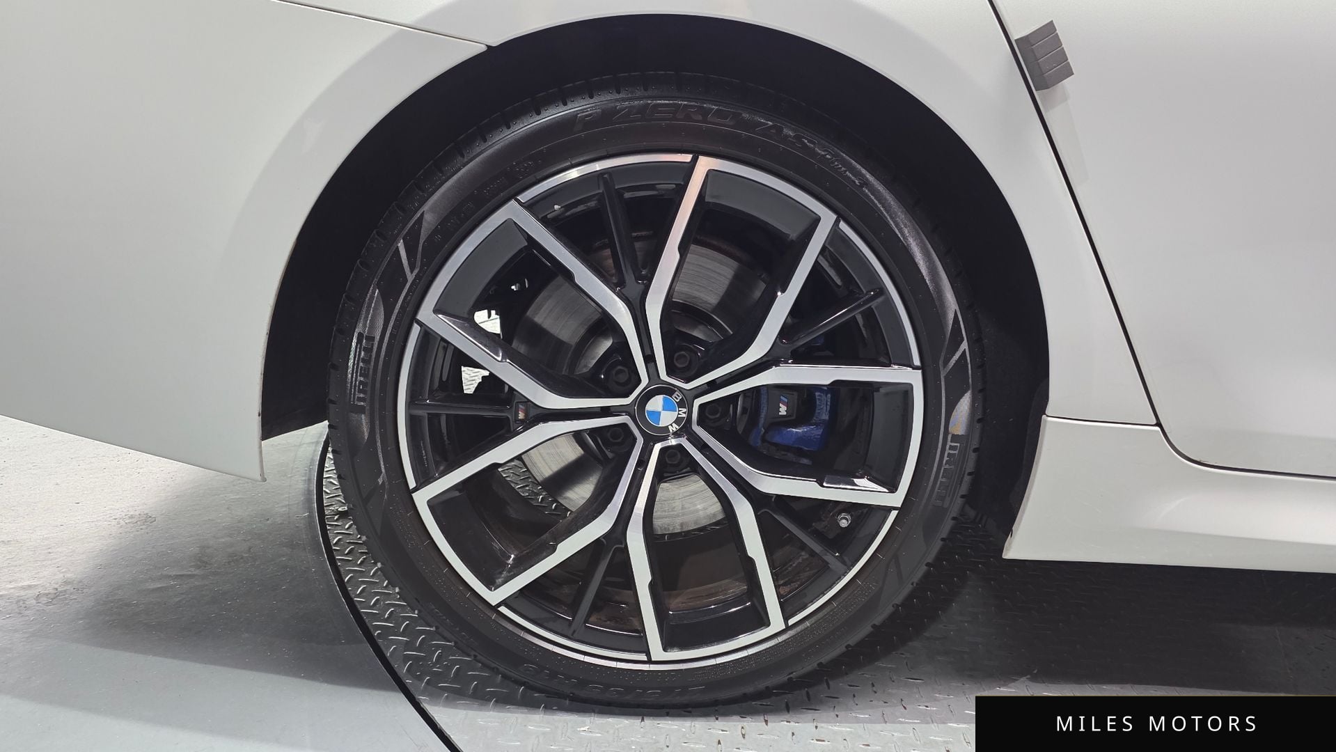 BMW 5 Series (G30) 2022 — миниатюра 5