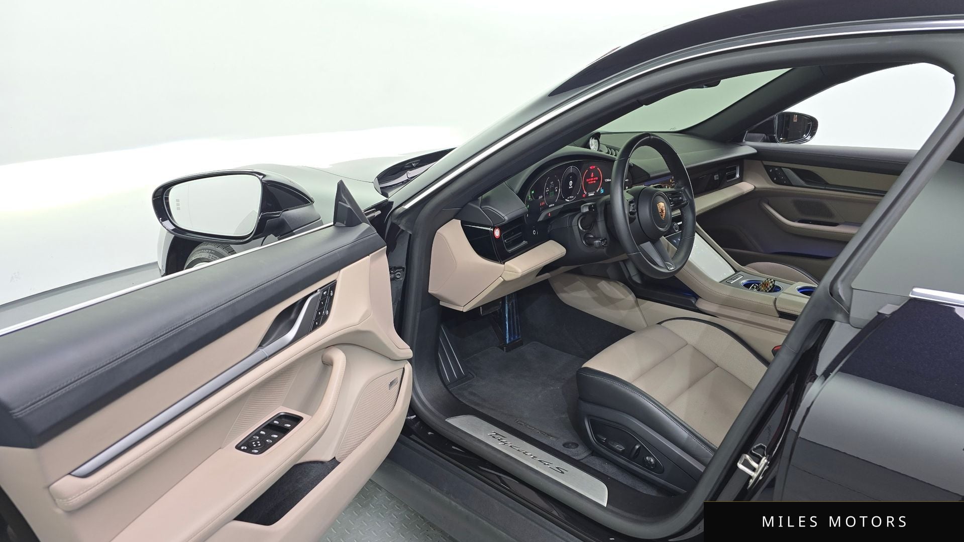 Porsche Taycan 2025 — миниатюра 10