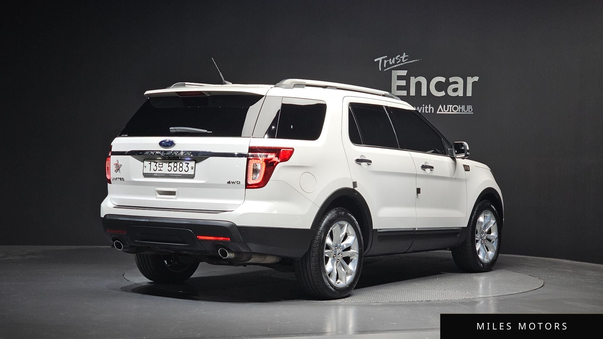 Ford Explorer 2014 — миниатюра 2