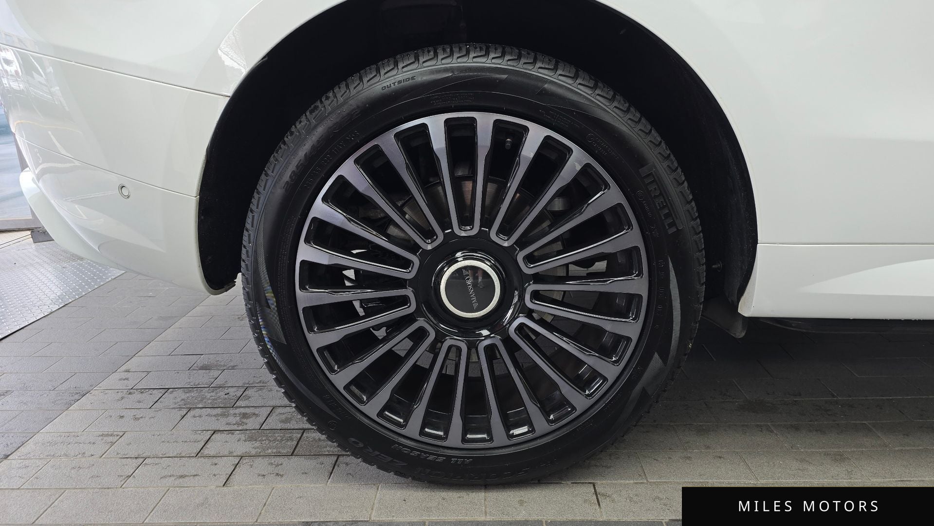 Land Rover Range Rover Sport 2023 — миниатюра 5