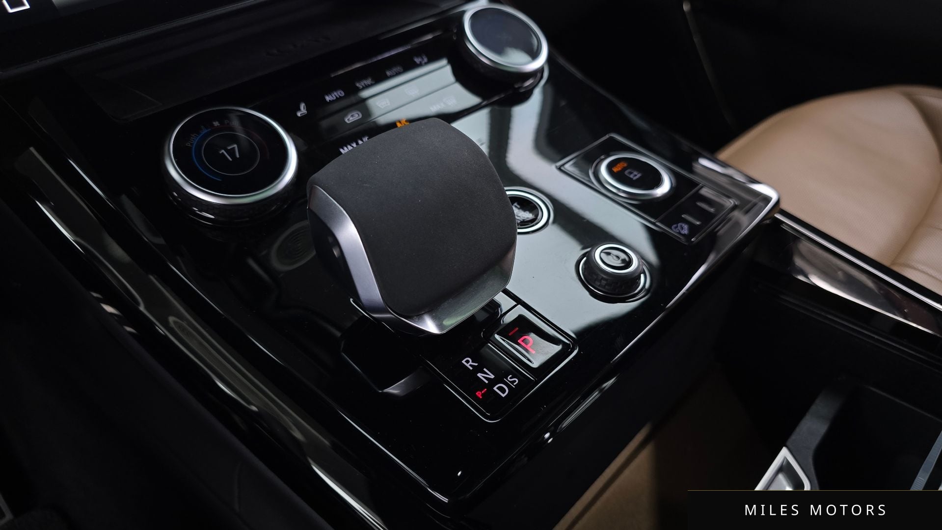 Land Rover Range Rover Sport 2023 — миниатюра 9