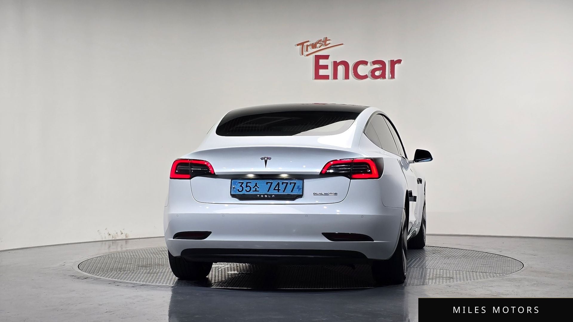 Tesla Model 3 2020 — миниатюра 4