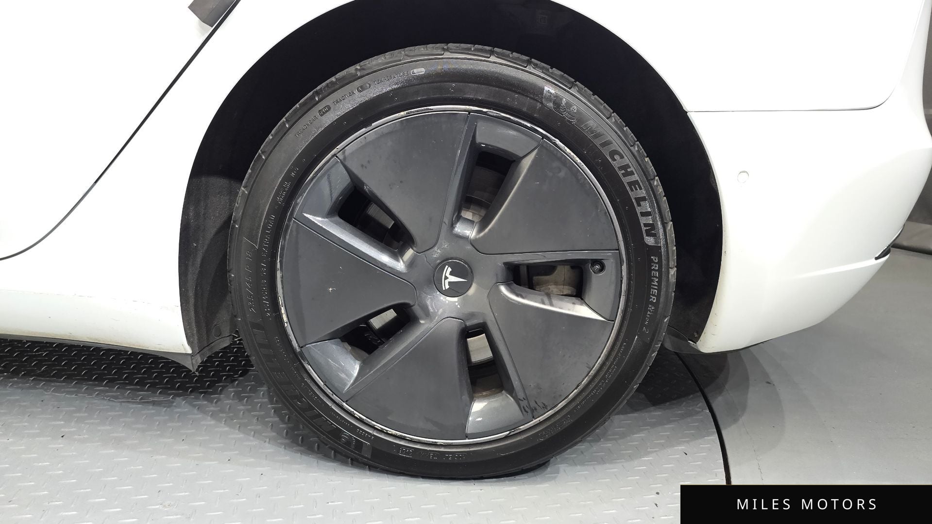 Tesla Model 3 2020 — миниатюра 7