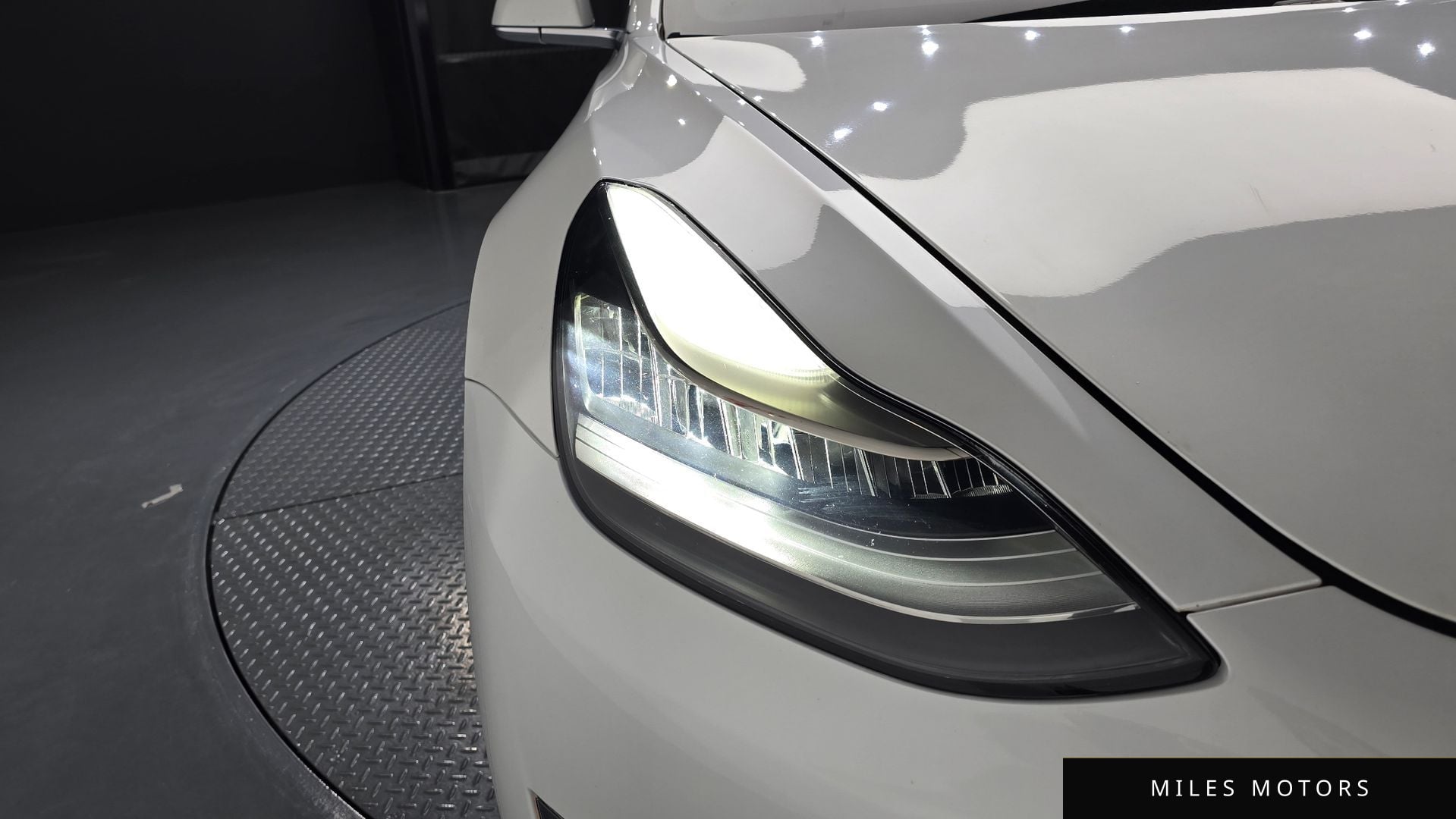 Tesla Model 3 2020 — миниатюра 8