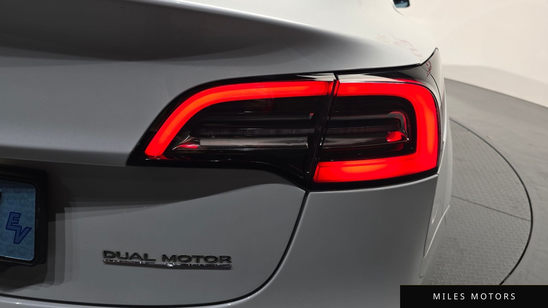 Tesla Model 3 2020 — миниатюра 9
