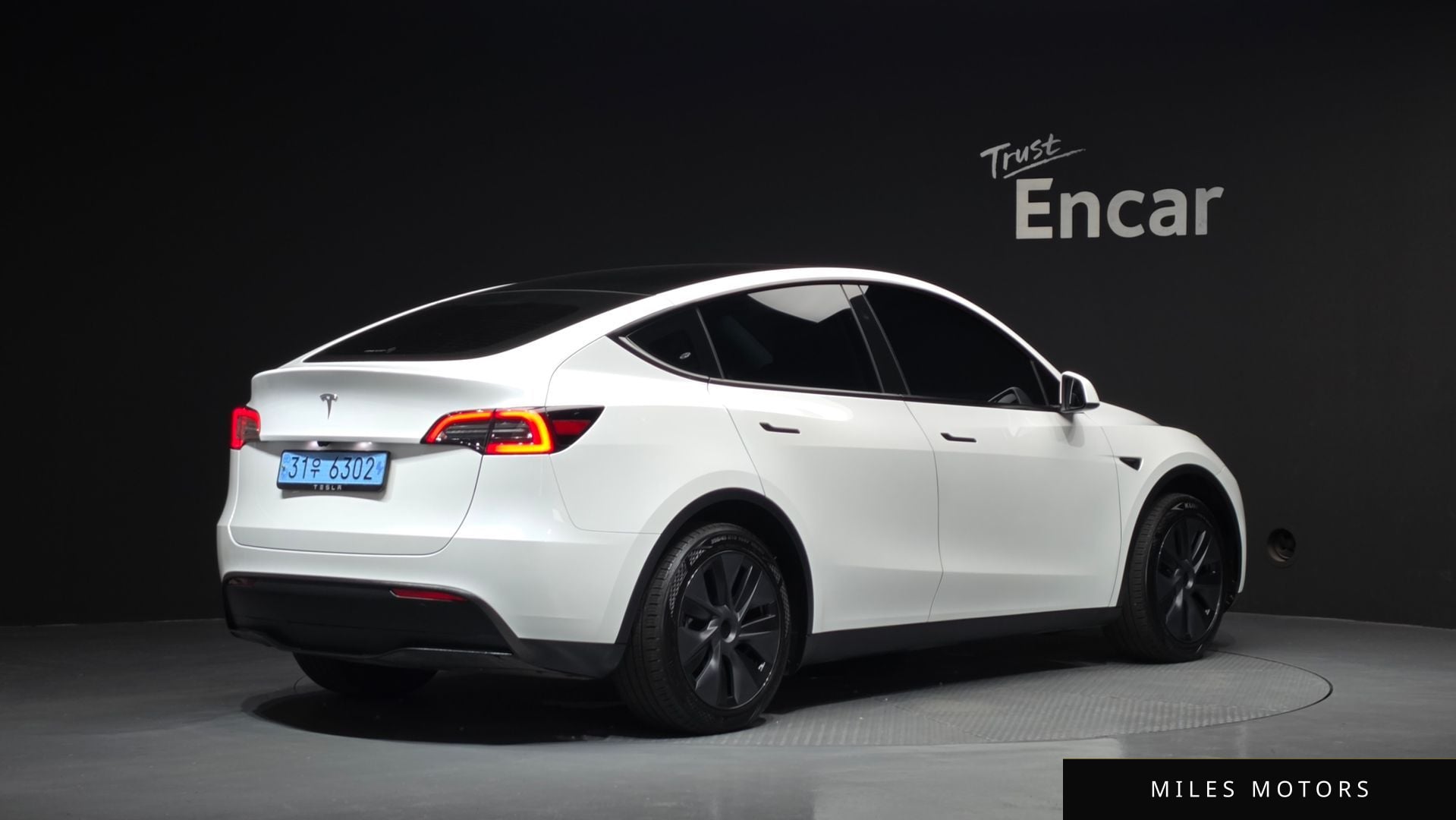 Tesla Model Y 2024 — миниатюра 2