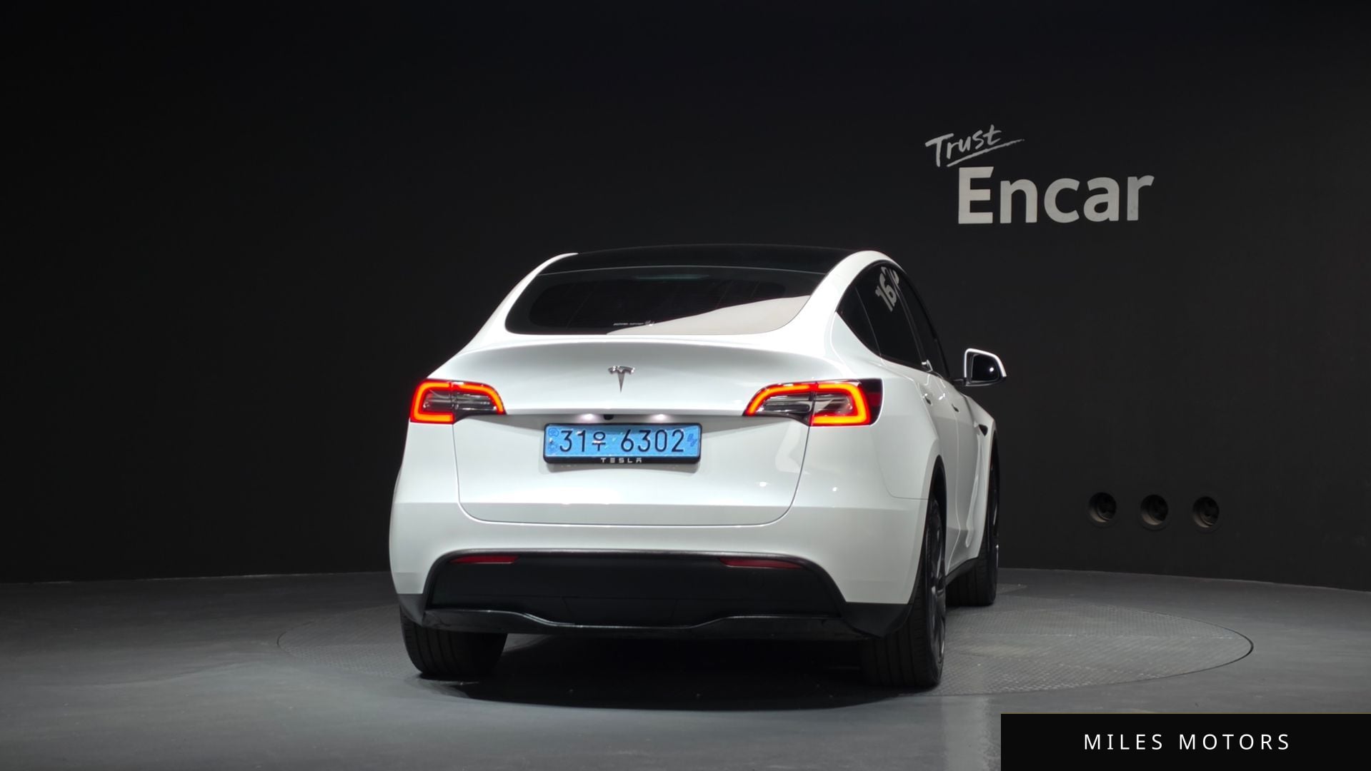 Tesla Model Y 2024 — миниатюра 4