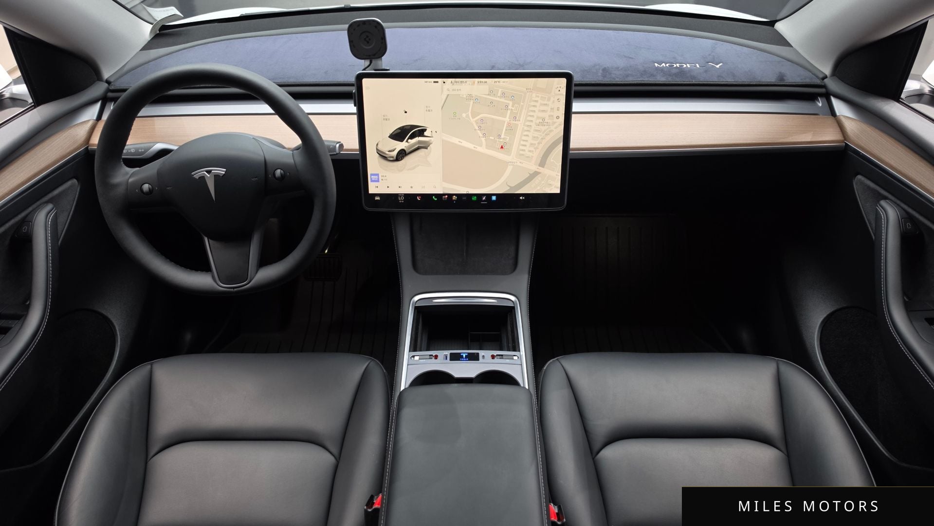 Tesla Model Y 2024 — миниатюра 10
