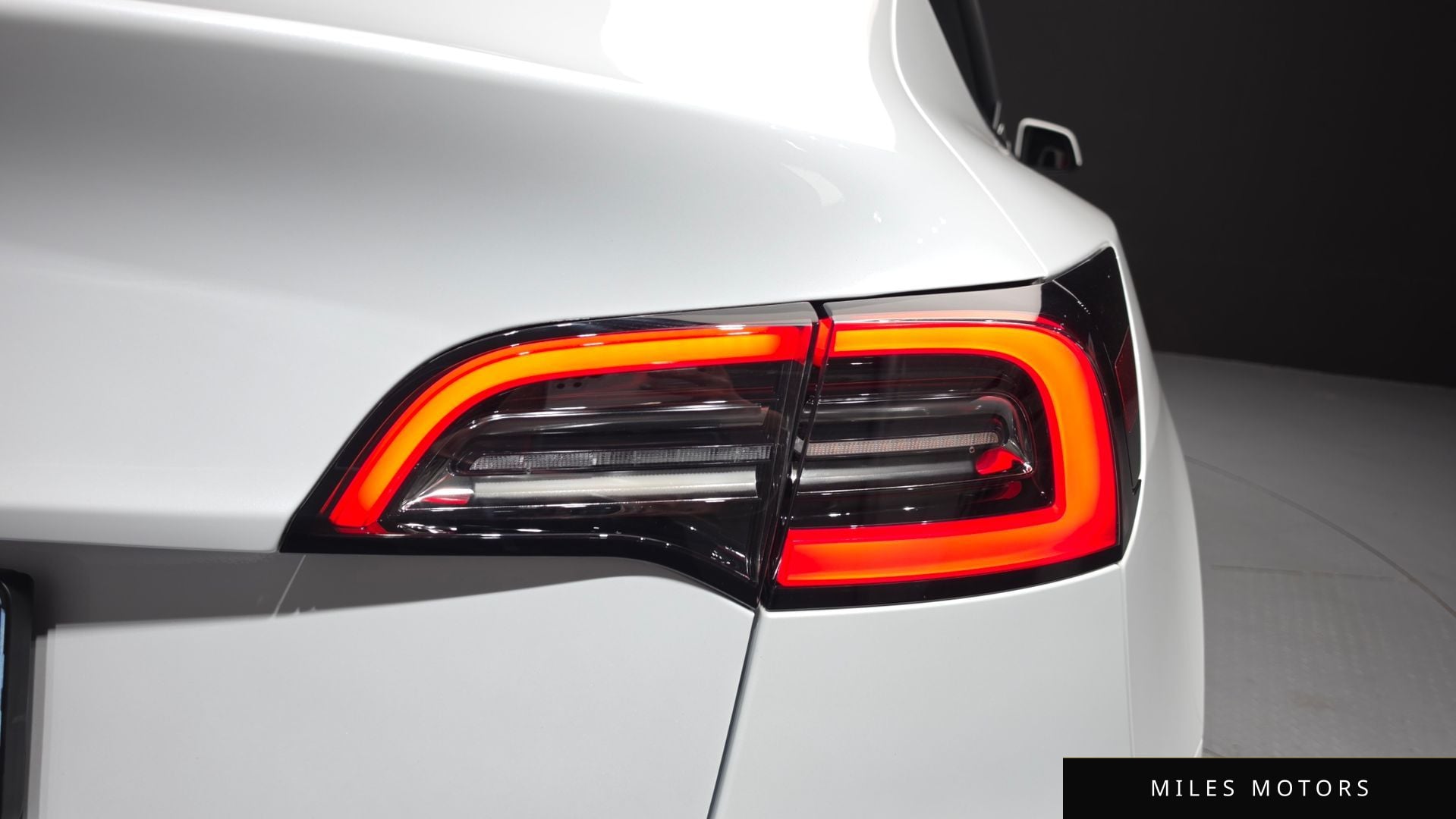 Tesla Model Y 2024 — миниатюра 9