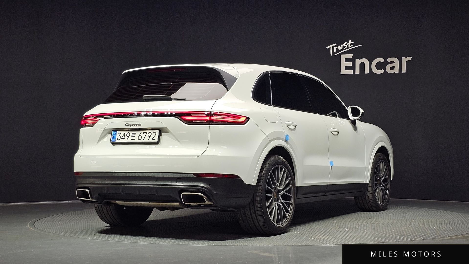 Porsche Cayenne 2019 — миниатюра 2