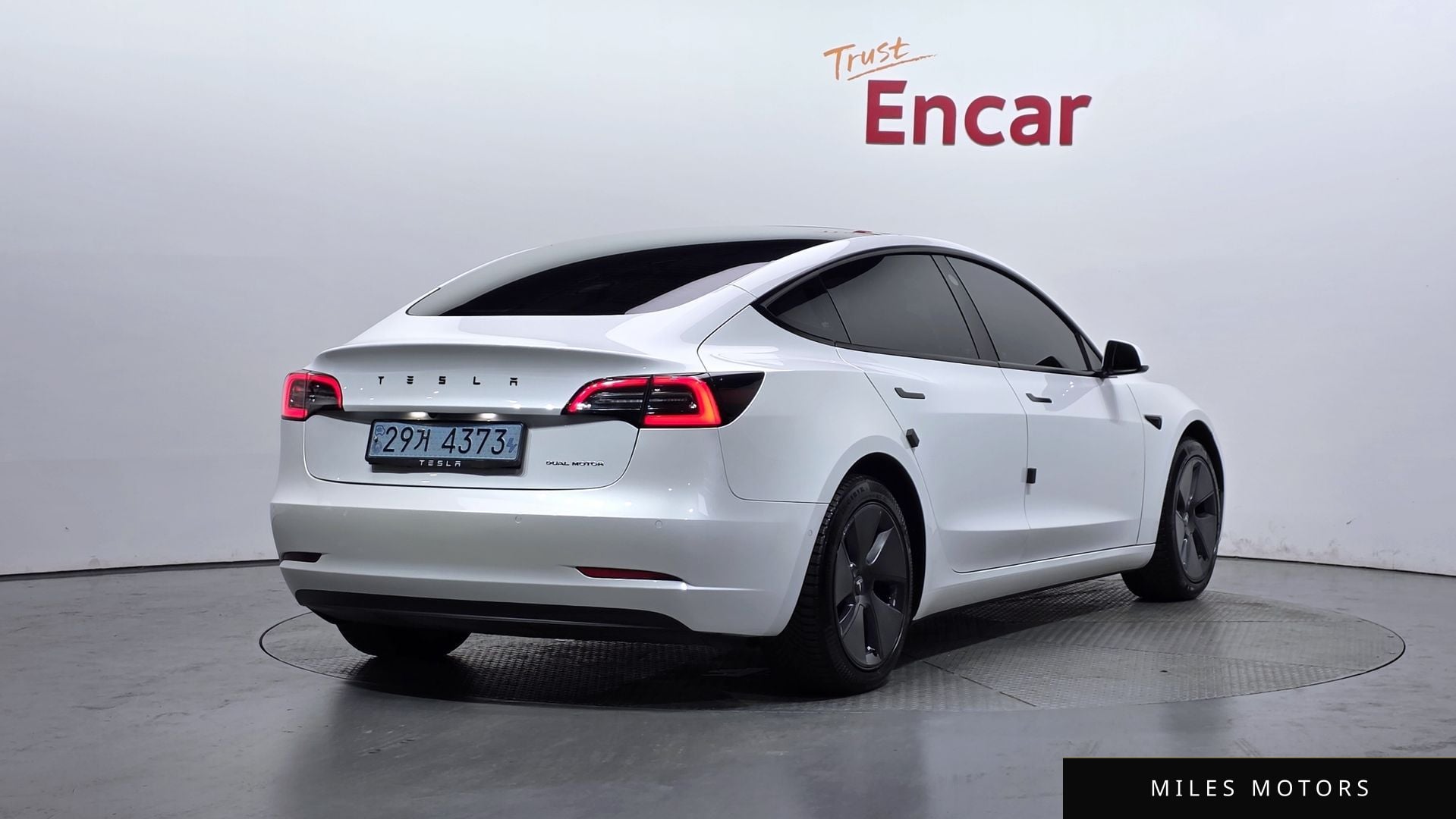 Tesla Model 3 2022 — миниатюра 2