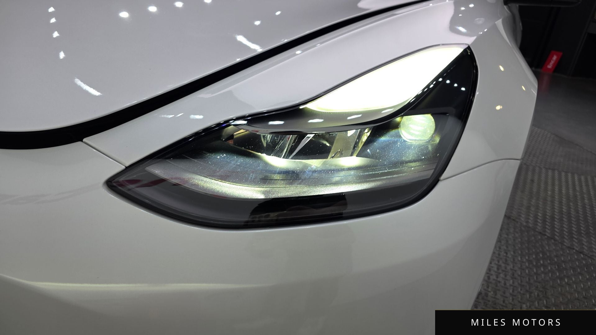 Tesla Model 3 2022 — миниатюра 8